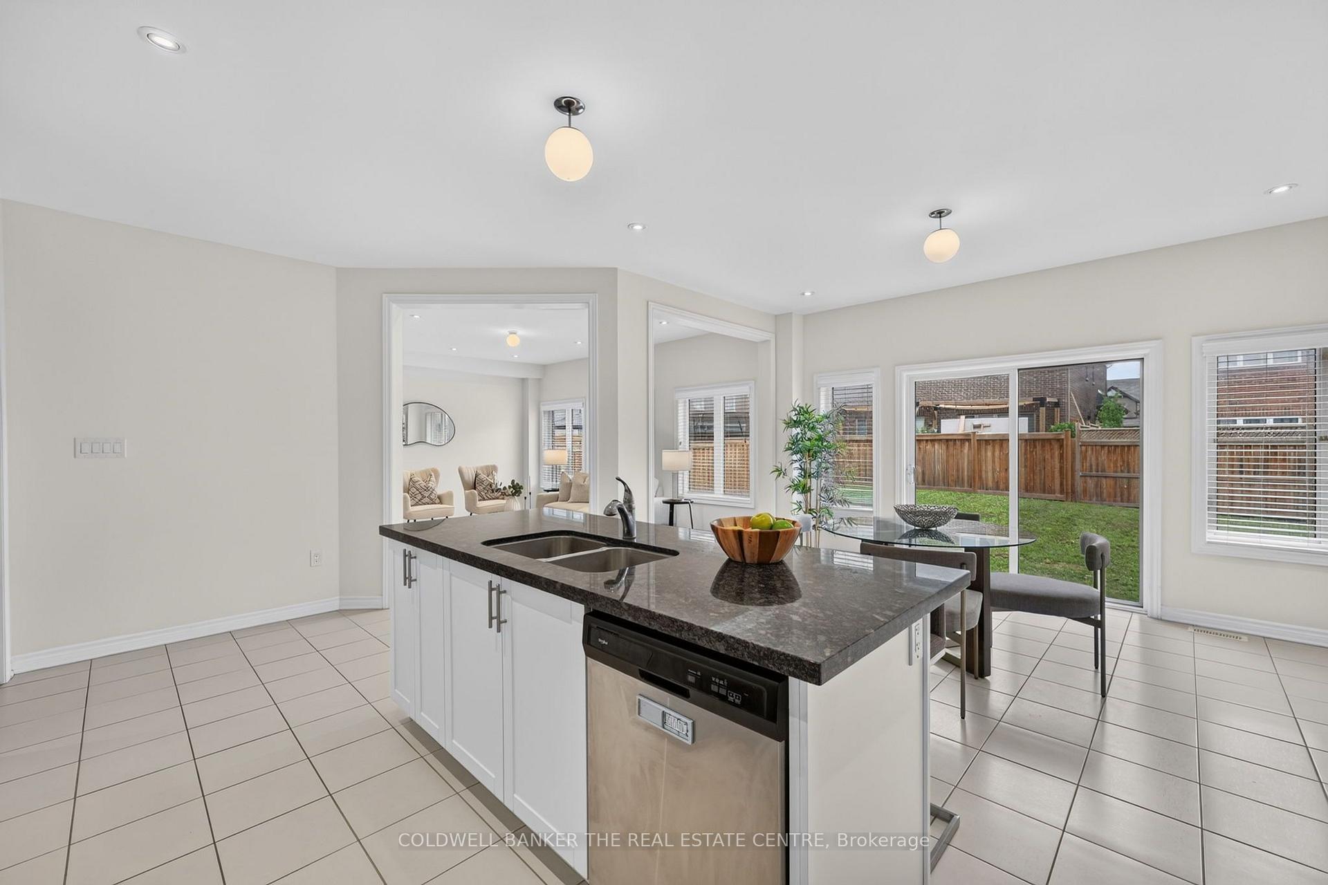 Photo 7 of 1048 Barton Way, Innisfil, Alcona — HOMEH