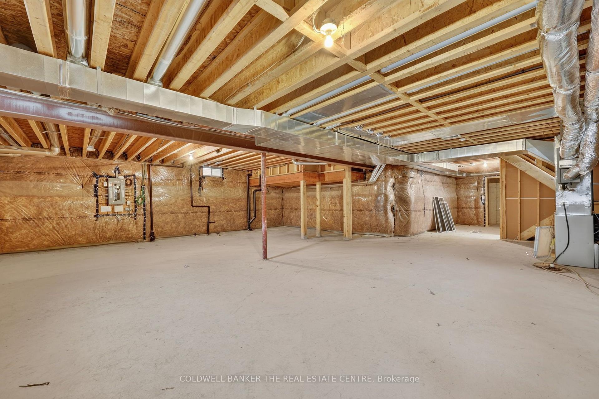 Photo 25 of 1048 Barton Way, Innisfil, Alcona — HOMEH