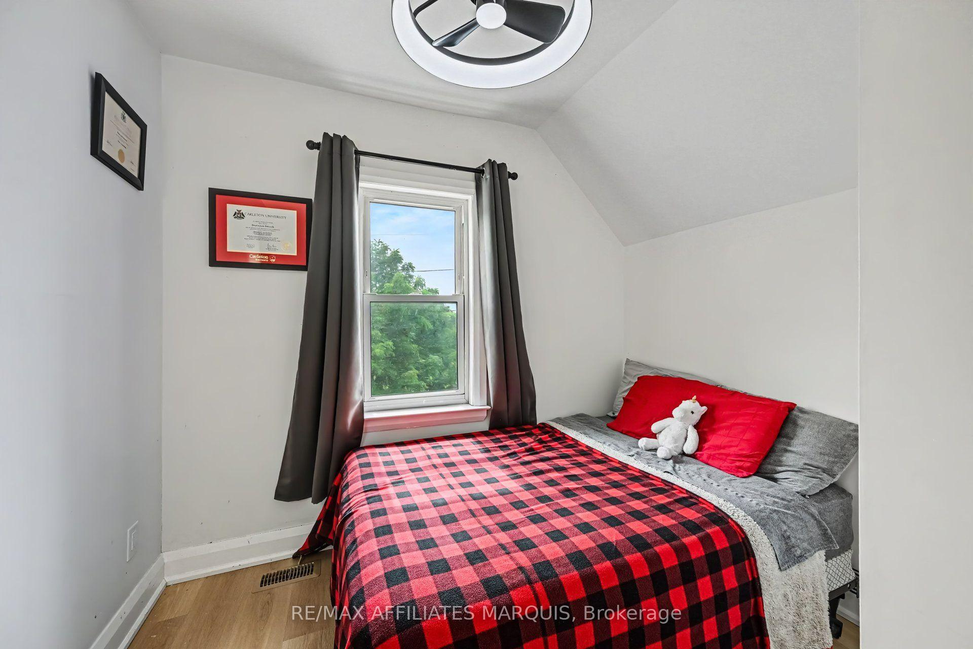 Photo 18 of 31 Minto Avenue, Montague, Montague Twp — HOMEH