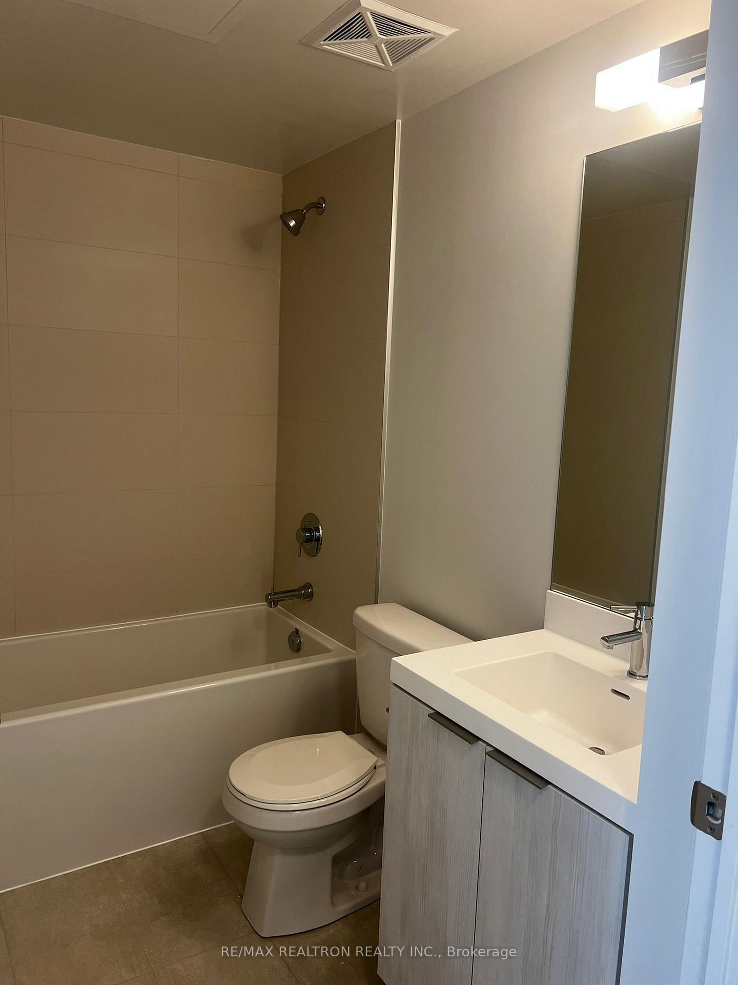 Photo 10 of Unit 3112, 8 Widmer Street, Toronto, Waterfront Communities — HOMEH