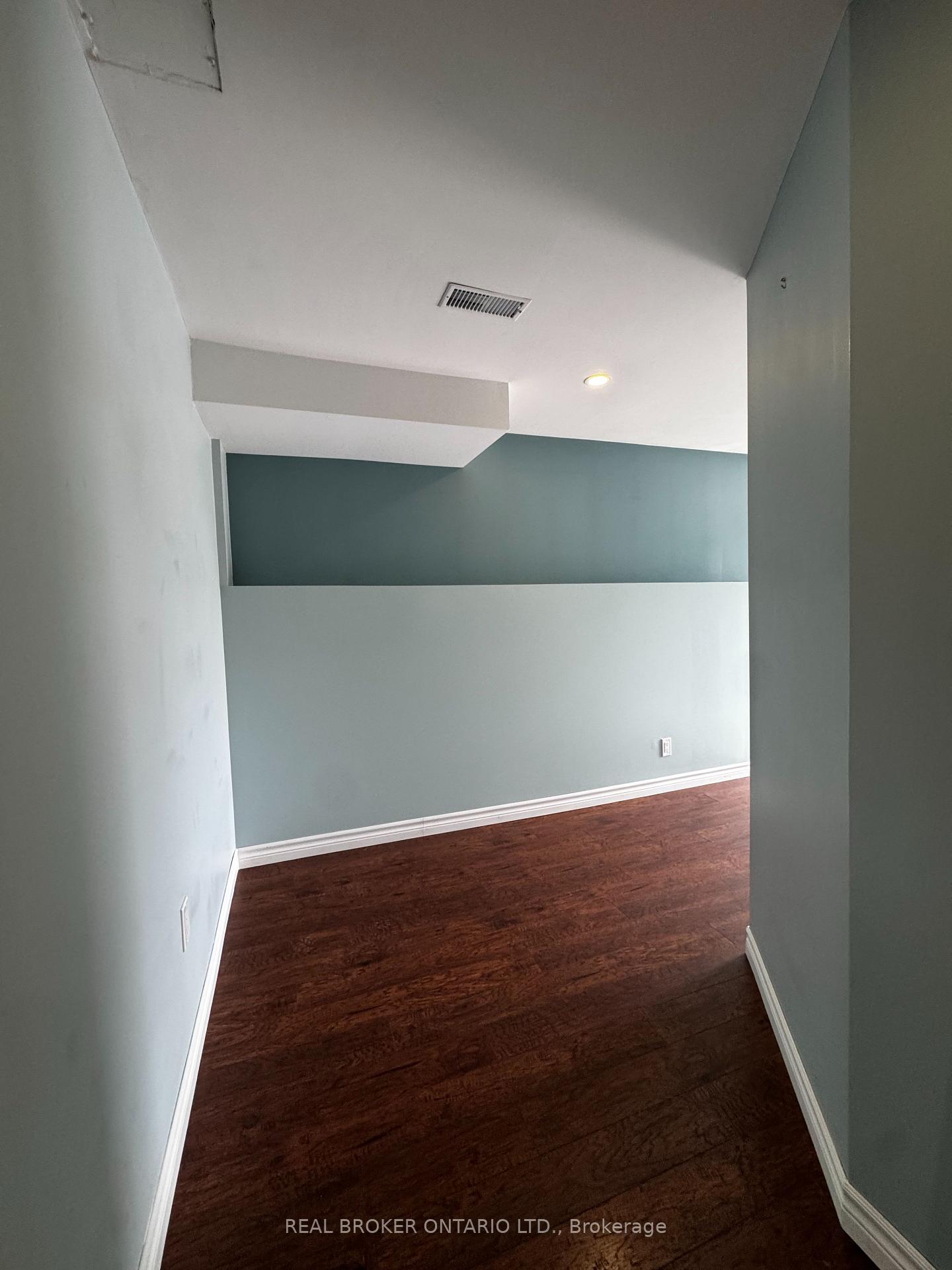 Photo 6 of Unit A, 34 Engel Crescent, Barrie, Letitia Heights — HOMEH