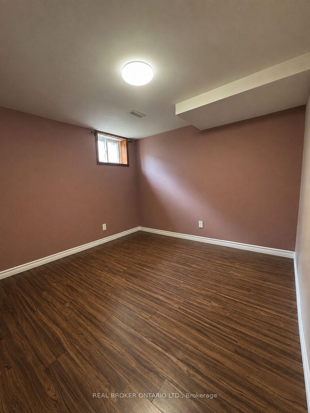 Photo 18 of Unit A, 34 Engel Crescent, Barrie, Letitia Heights — HOMEH