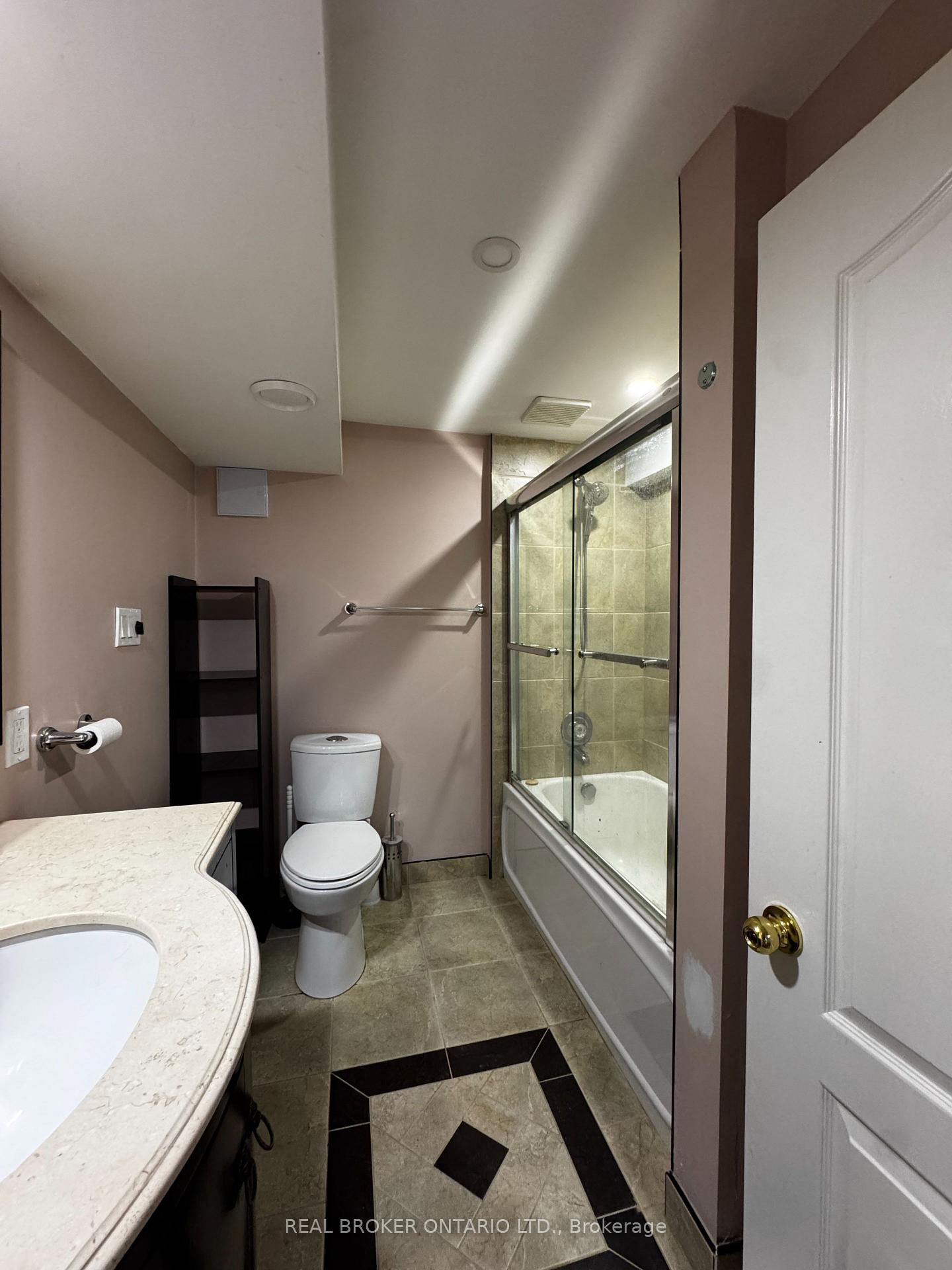 Photo 23 of Unit A, 34 Engel Crescent, Barrie, Letitia Heights — HOMEH