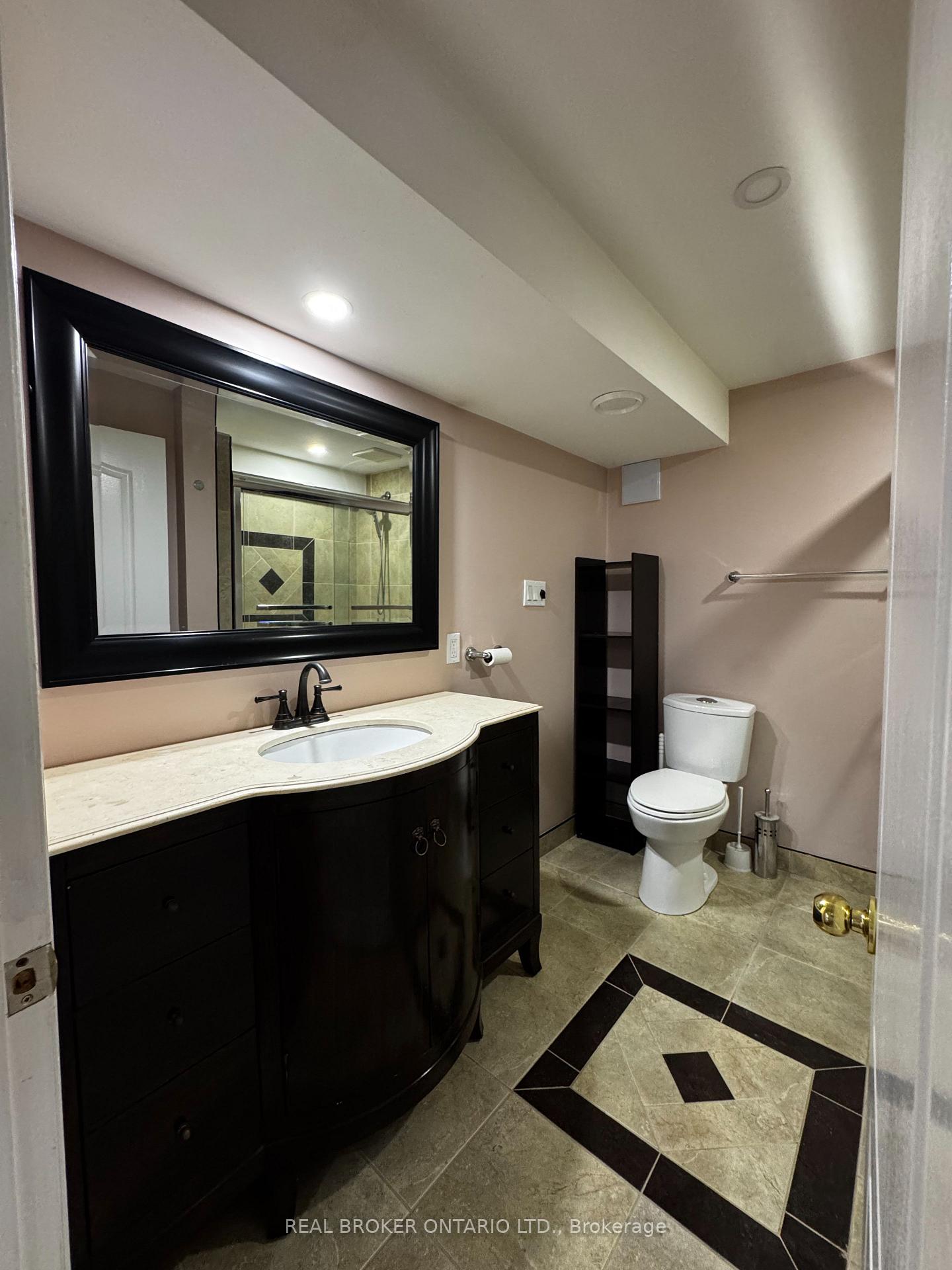 Photo 25 of Unit A, 34 Engel Crescent, Barrie, Letitia Heights — HOMEH