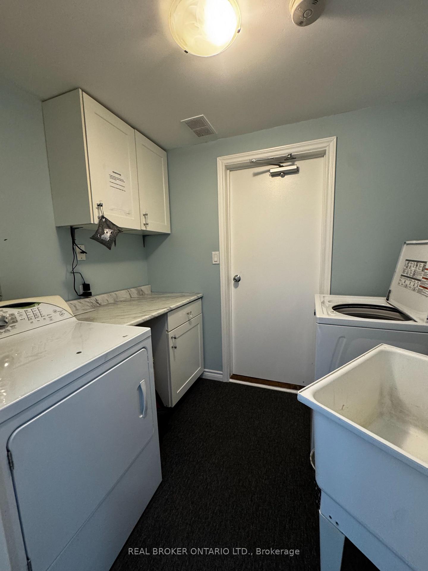 Photo 31 of Unit A, 34 Engel Crescent, Barrie, Letitia Heights — HOMEH