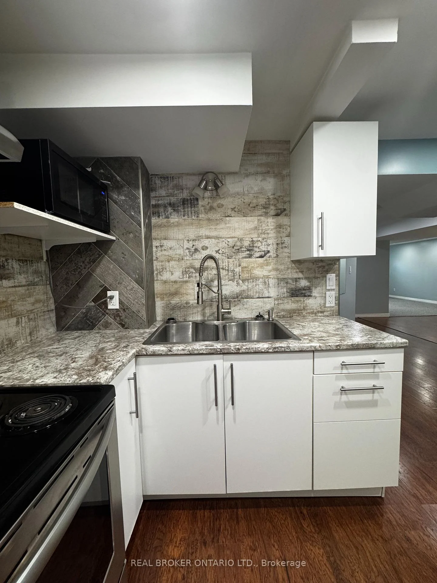 Photo 15 of Unit A, 34 Engel Crescent, Barrie, Letitia Heights — HOMEH