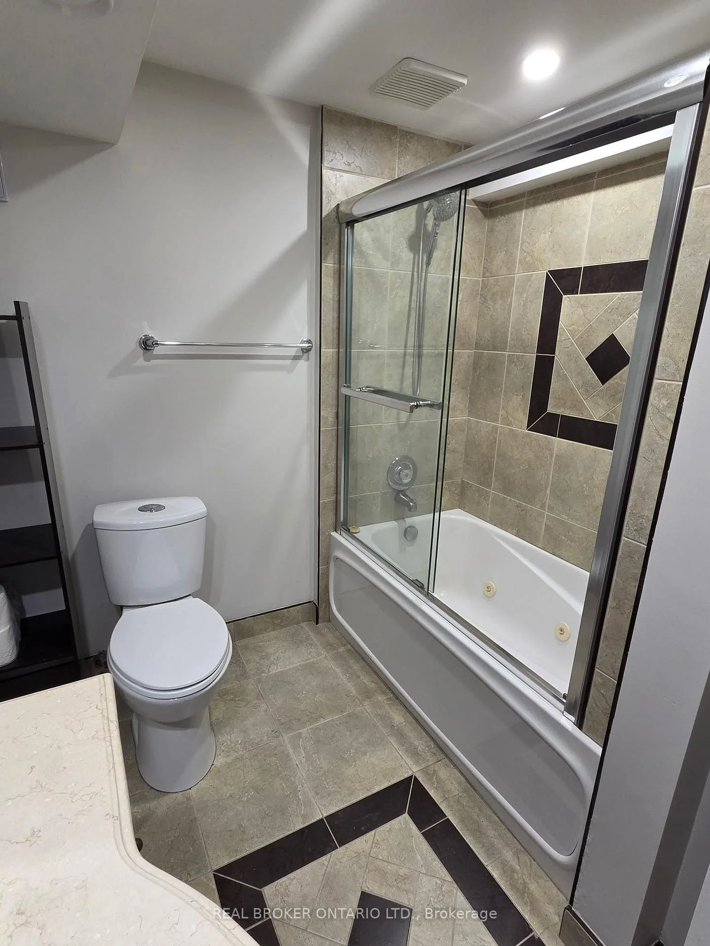 Photo 21 of Unit A, 34 Engel Crescent, Barrie, Letitia Heights — HOMEH