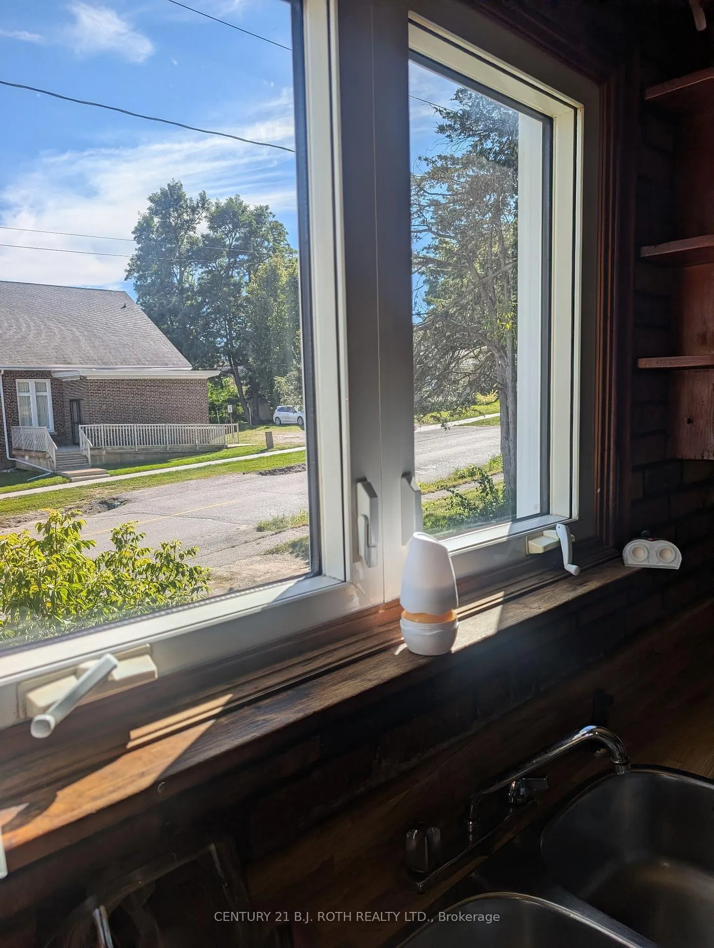 Photo 13 of 79 Frederick Street, Orillia — HOMEH