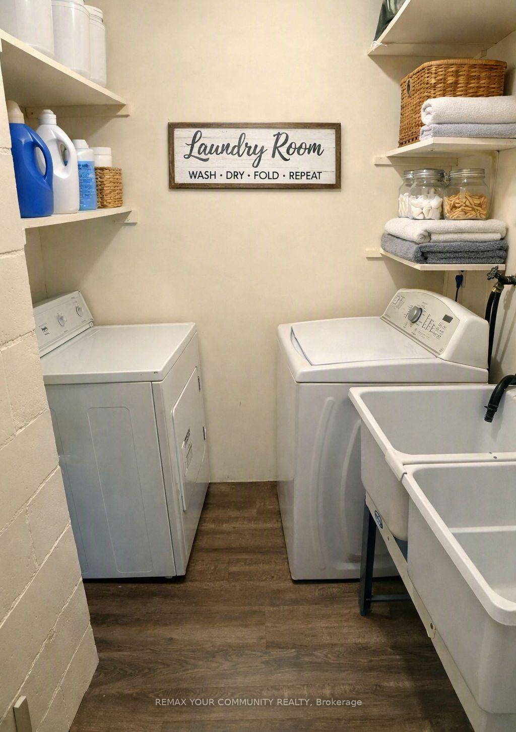 Photo 7 of 22 Baleberry Crescent, Etobicoke, Kingsview Village-The Westway — HOMEH