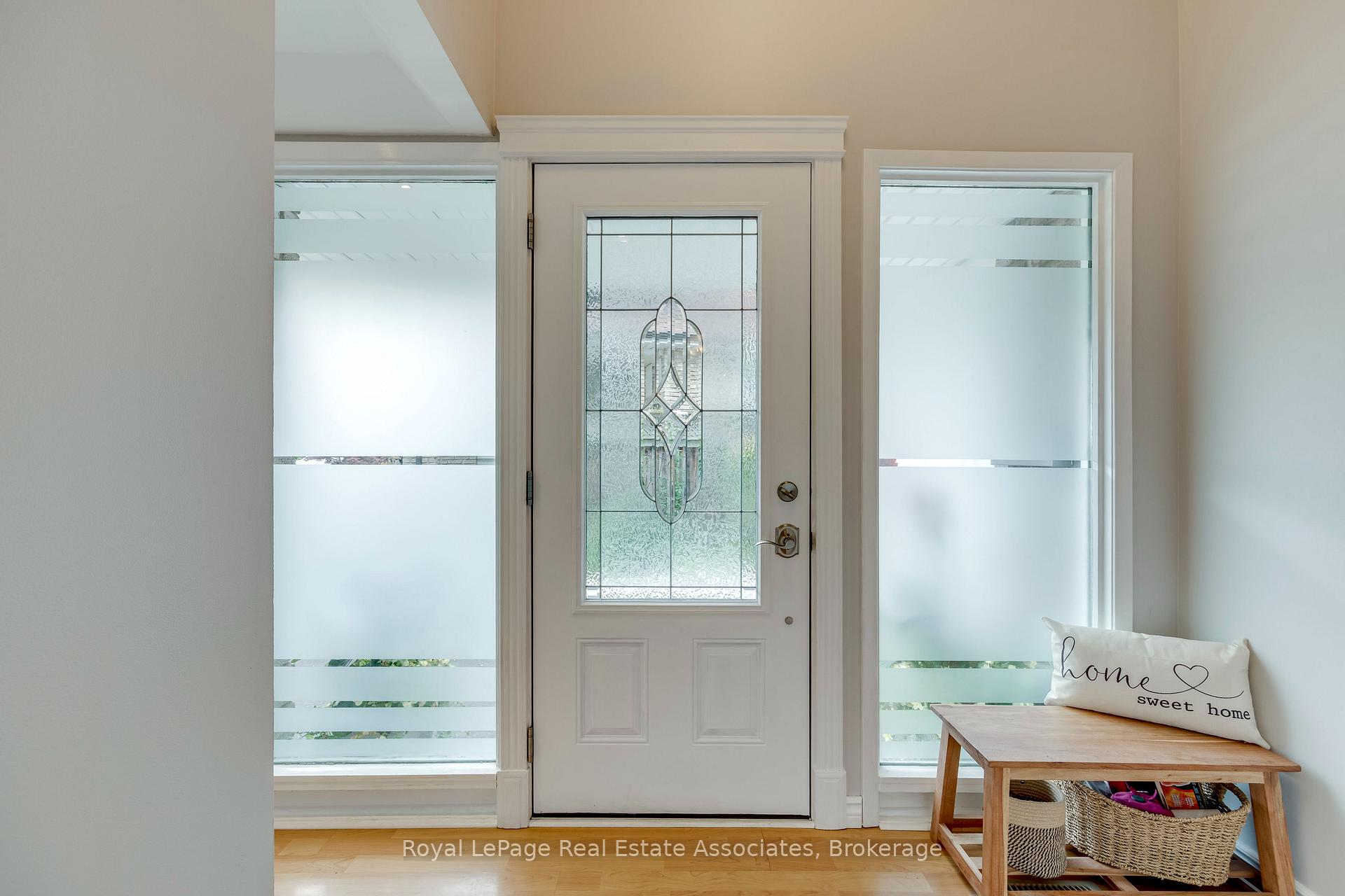 Photo 3 of 2929 Arvida Circle, Mississauga, Meadowvale — HOMEH