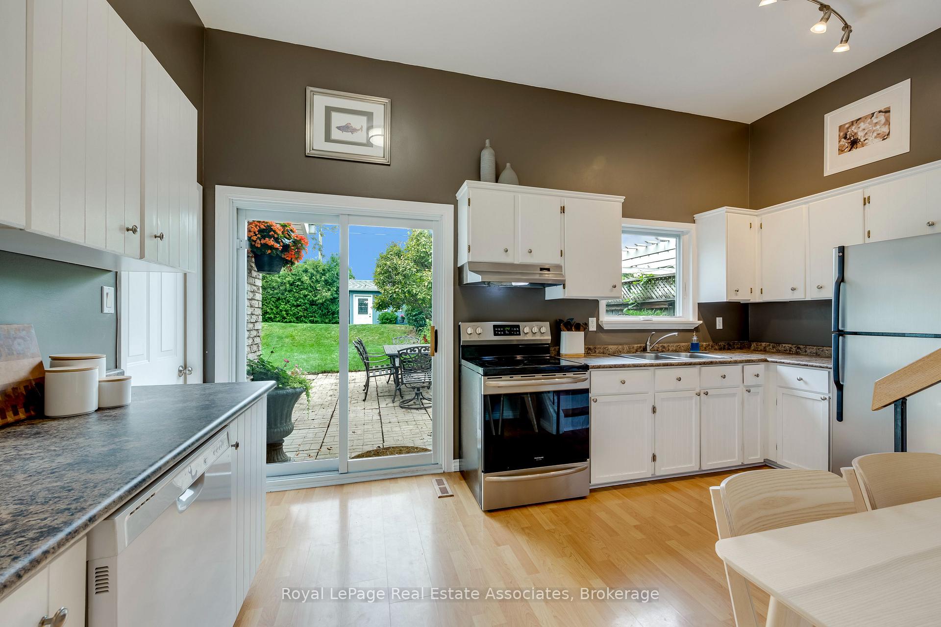 Photo 6 of 2929 Arvida Circle, Mississauga, Meadowvale — HOMEH