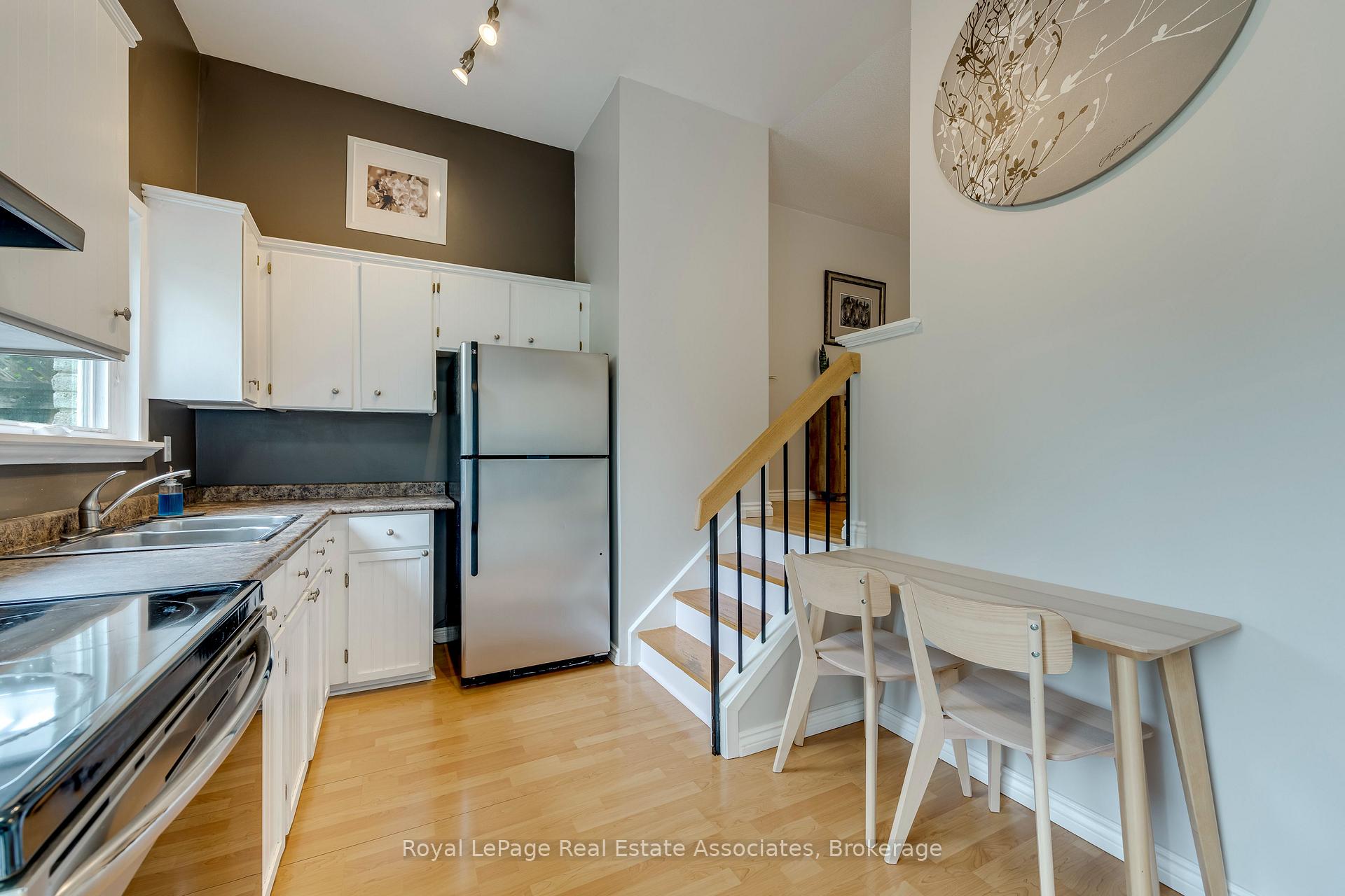 Photo 7 of 2929 Arvida Circle, Mississauga, Meadowvale — HOMEH