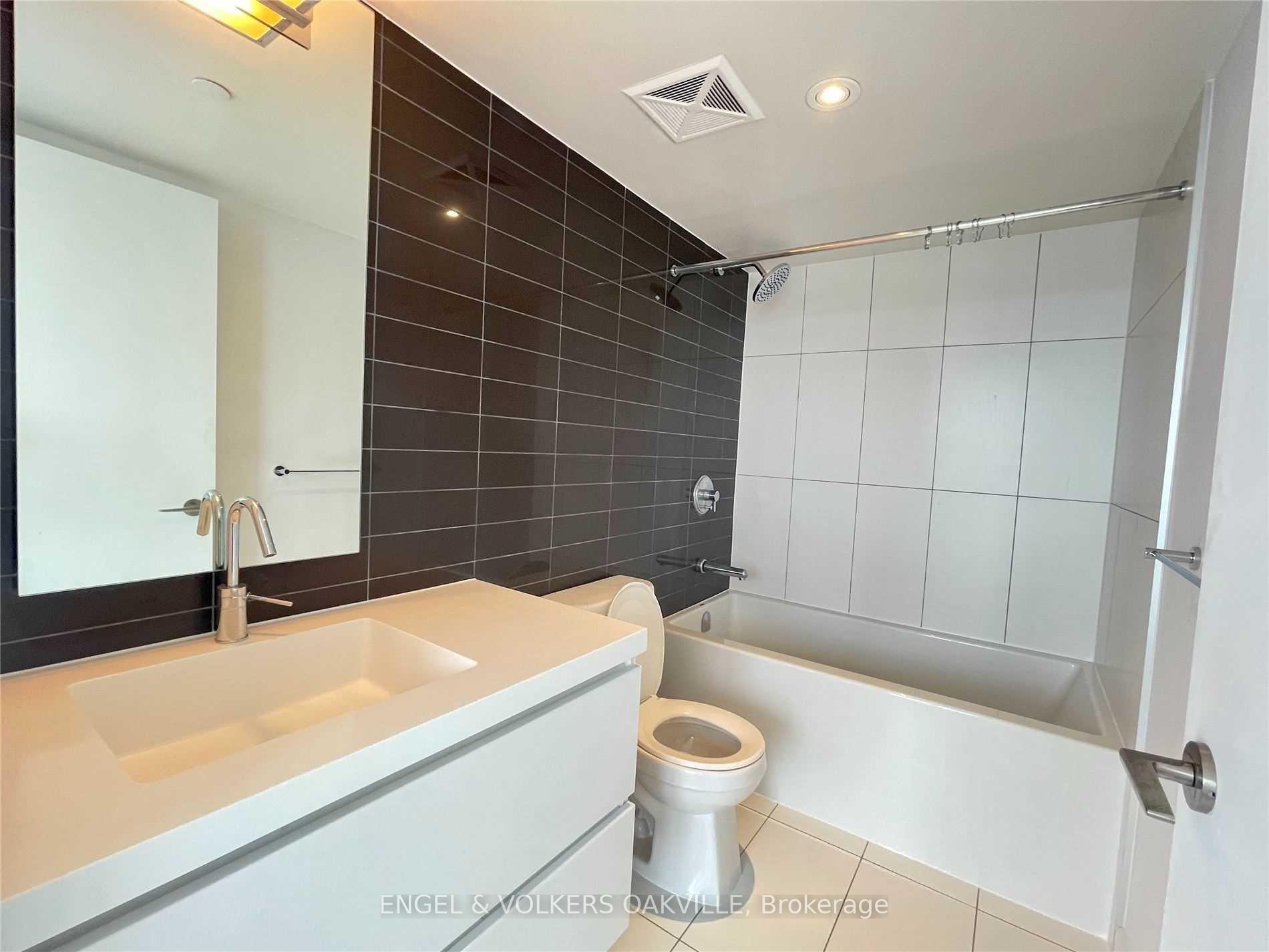 Photo 7 of Unit 3106, 75 Queens Wharf Road, Toronto, Waterfront Communities — HOMEH