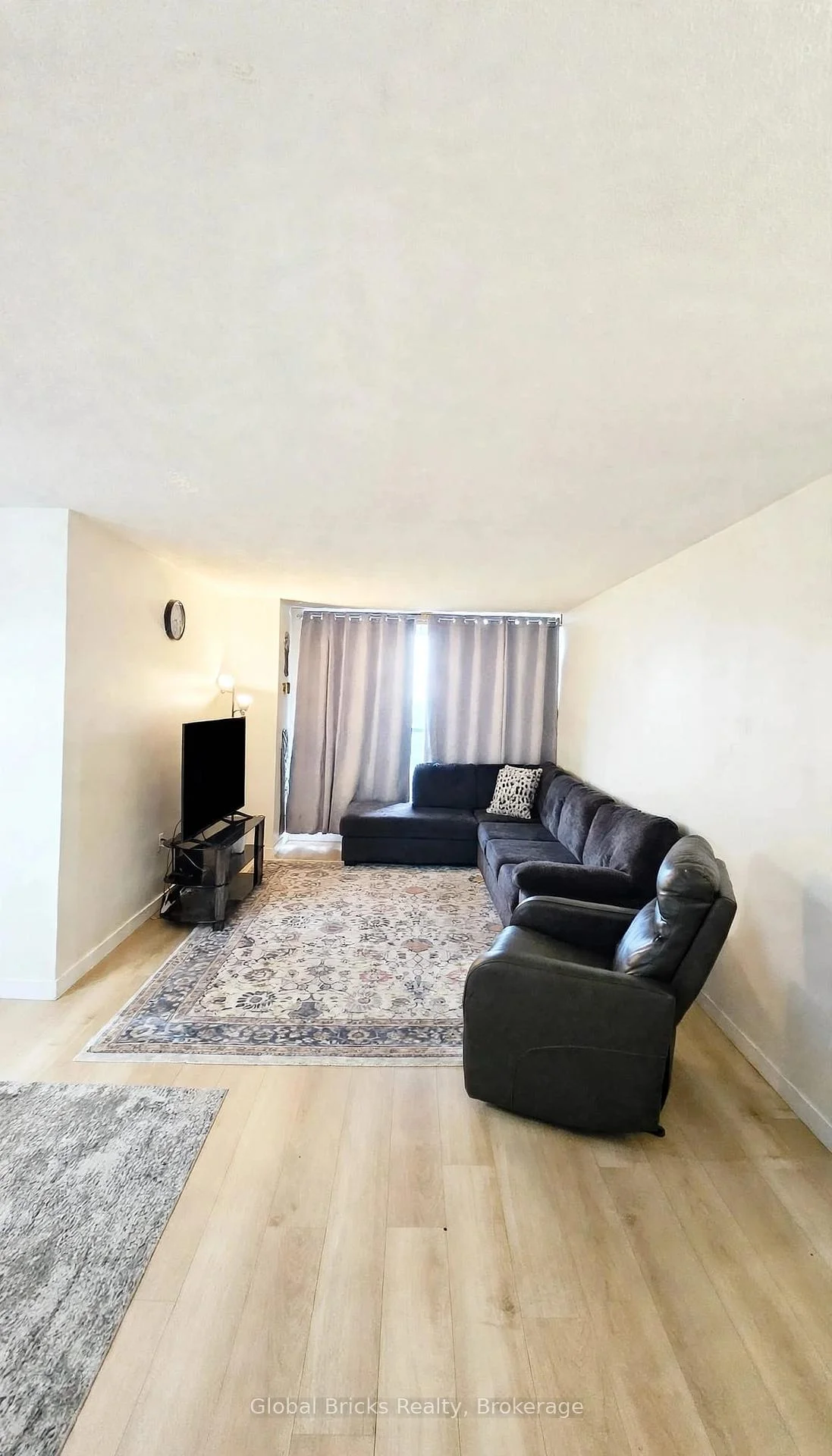 Photo 5 of Unit 1103, 17 Knightsbridge Road, Brampton, Queen Street Corridor — HOMEH