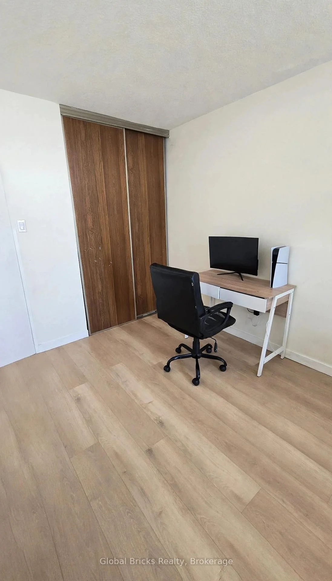Photo 13 of Unit 1103, 17 Knightsbridge Road, Brampton, Queen Street Corridor — HOMEH