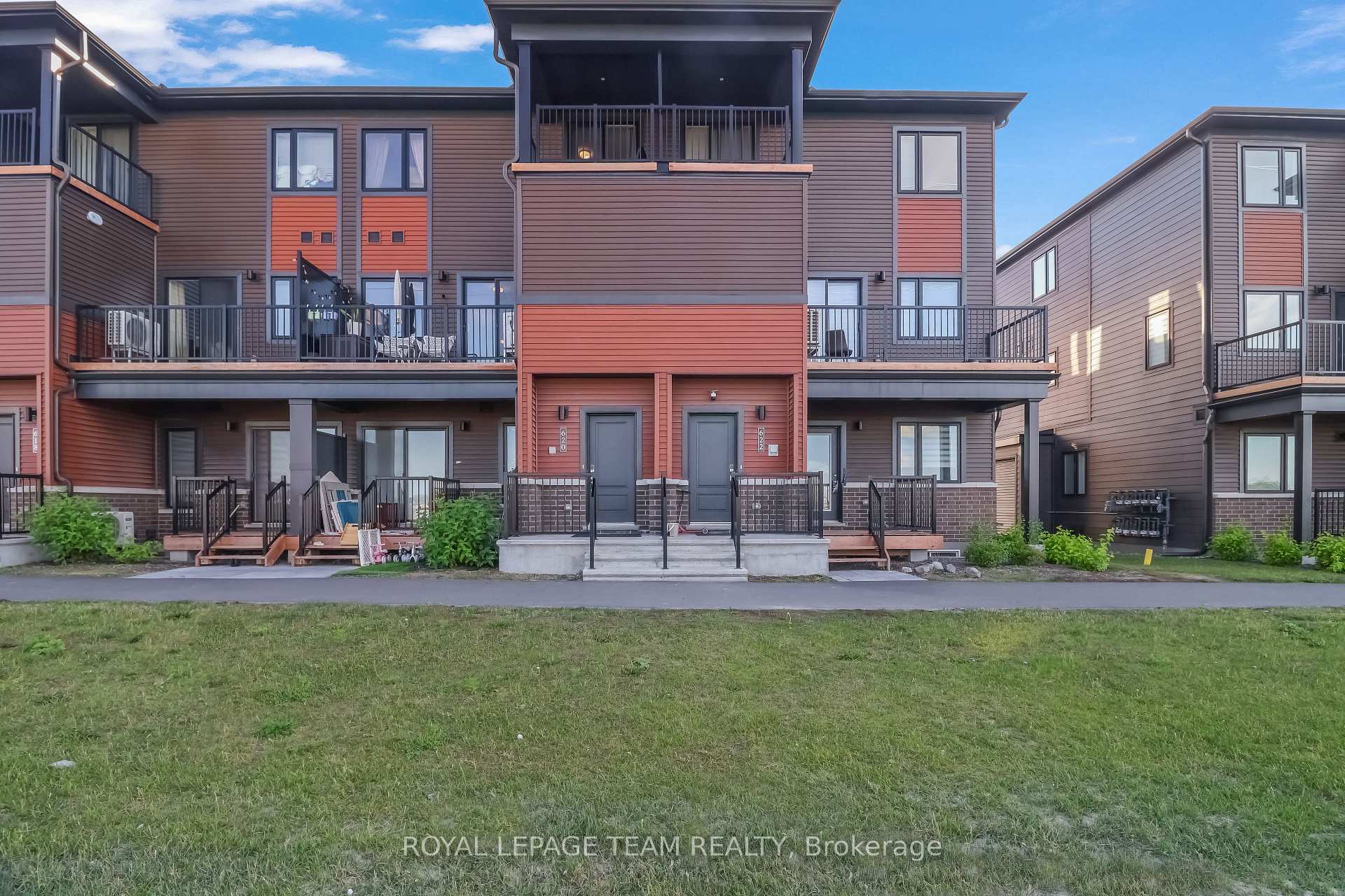 Photo 1 of 620 Parnian Private, Ottawa, Barrhaven - Half Moon Bay — HOMEH