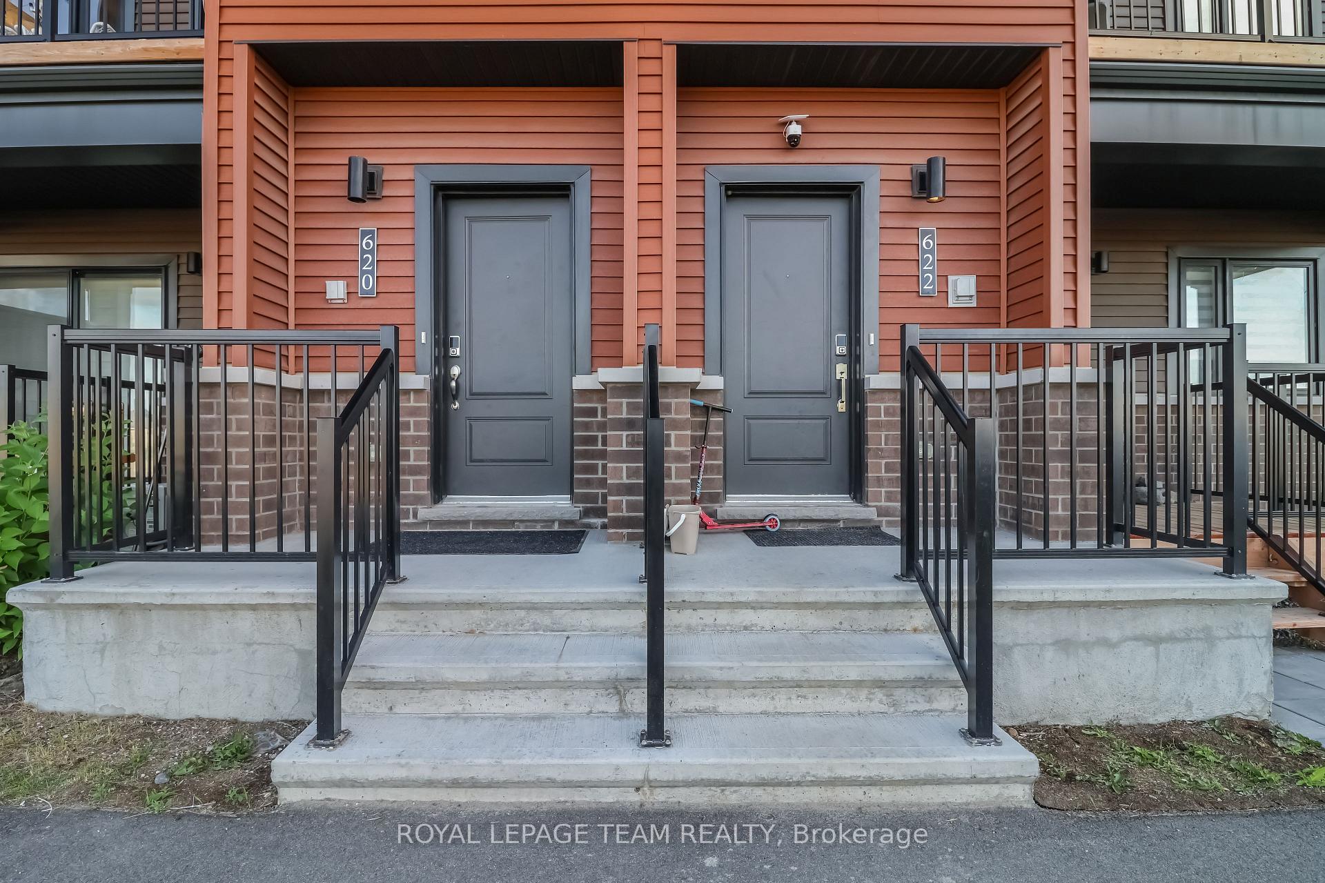 Photo 3 of 620 Parnian Private, Ottawa, Barrhaven - Half Moon Bay — HOMEH