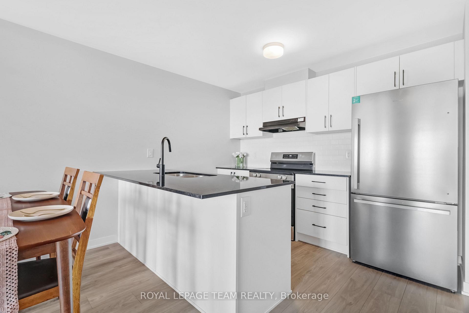 Photo 7 of 620 Parnian Private, Ottawa, Barrhaven - Half Moon Bay — HOMEH
