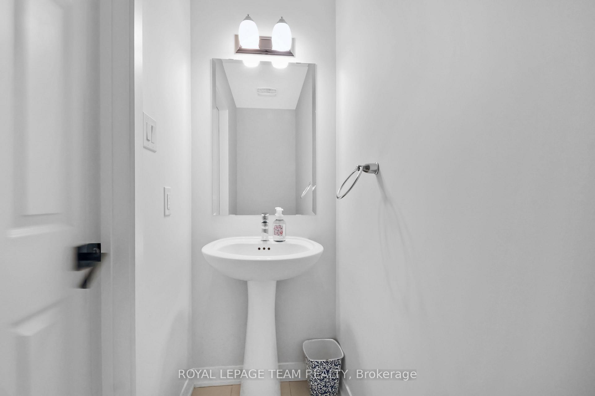 Photo 11 of 620 Parnian Private, Ottawa, Barrhaven - Half Moon Bay — HOMEH