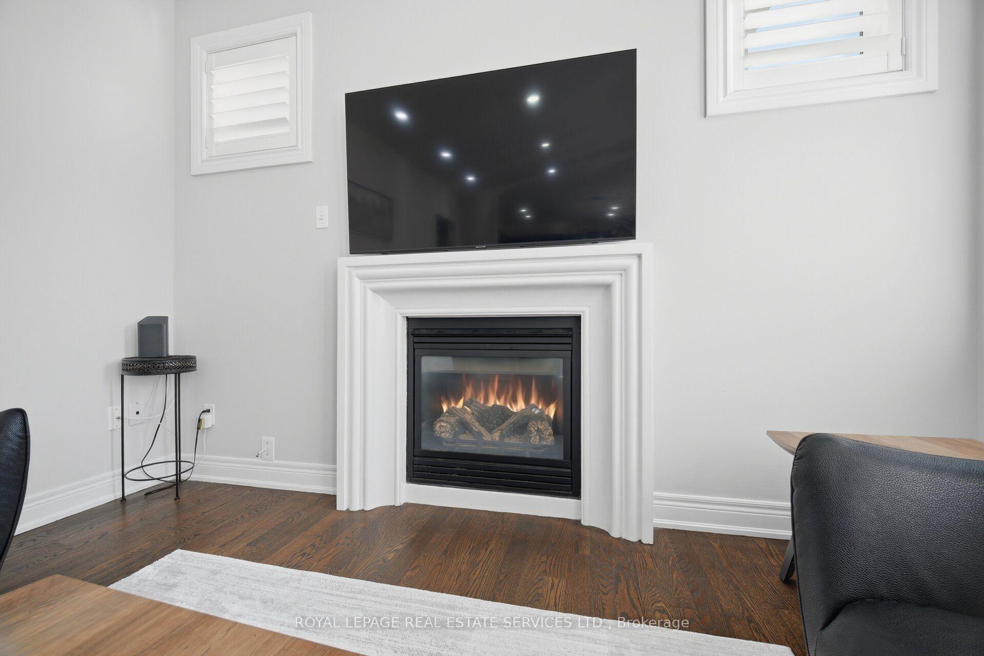 Photo 10 of 8 Wardsville Drive, Brampton, Bram West — HOMEH