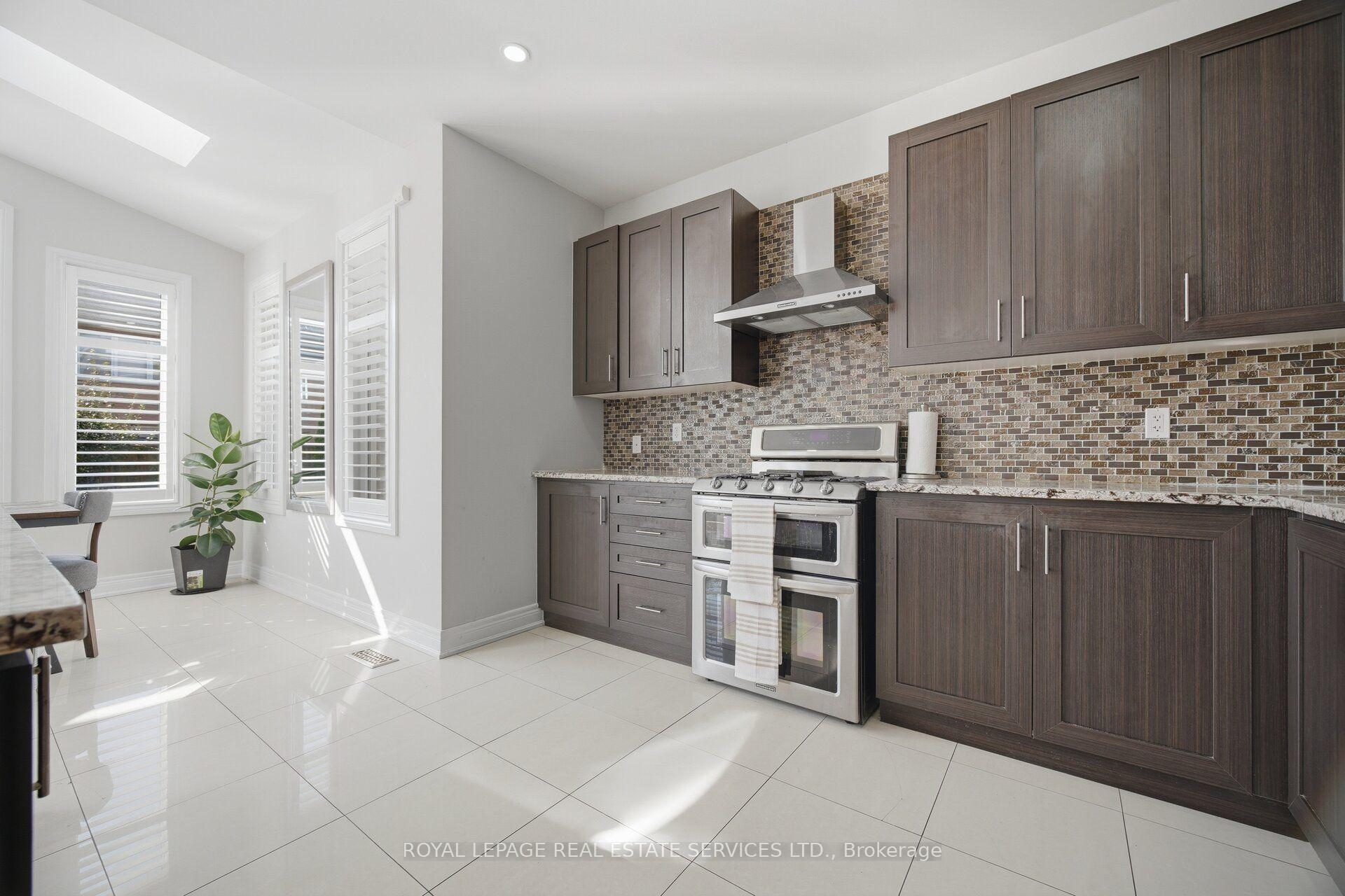 Photo 14 of 8 Wardsville Drive, Brampton, Bram West — HOMEH