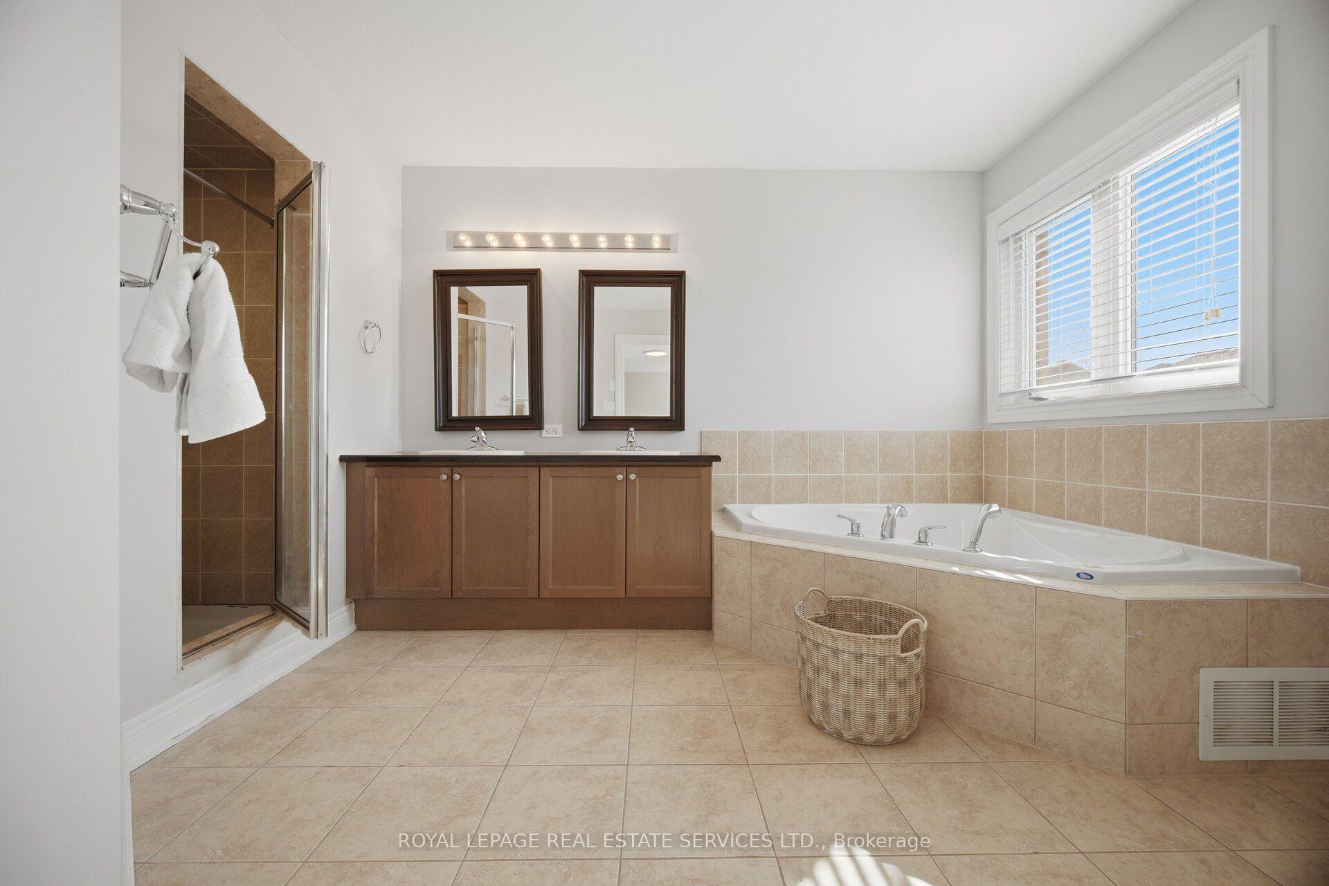 Photo 23 of 8 Wardsville Drive, Brampton, Bram West — HOMEH