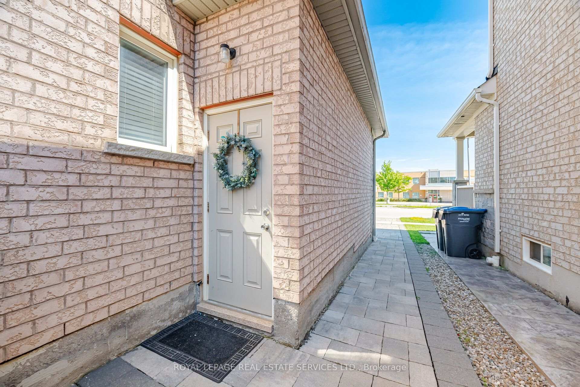 Photo 50 of 8 Wardsville Drive, Brampton, Bram West — HOMEH