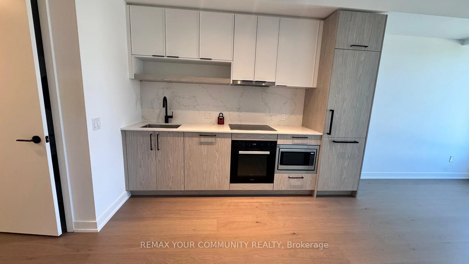 Photo 5 of Unit 1008, 91 Montclair Avenue, Toronto, Forest Hill South — HOMEH