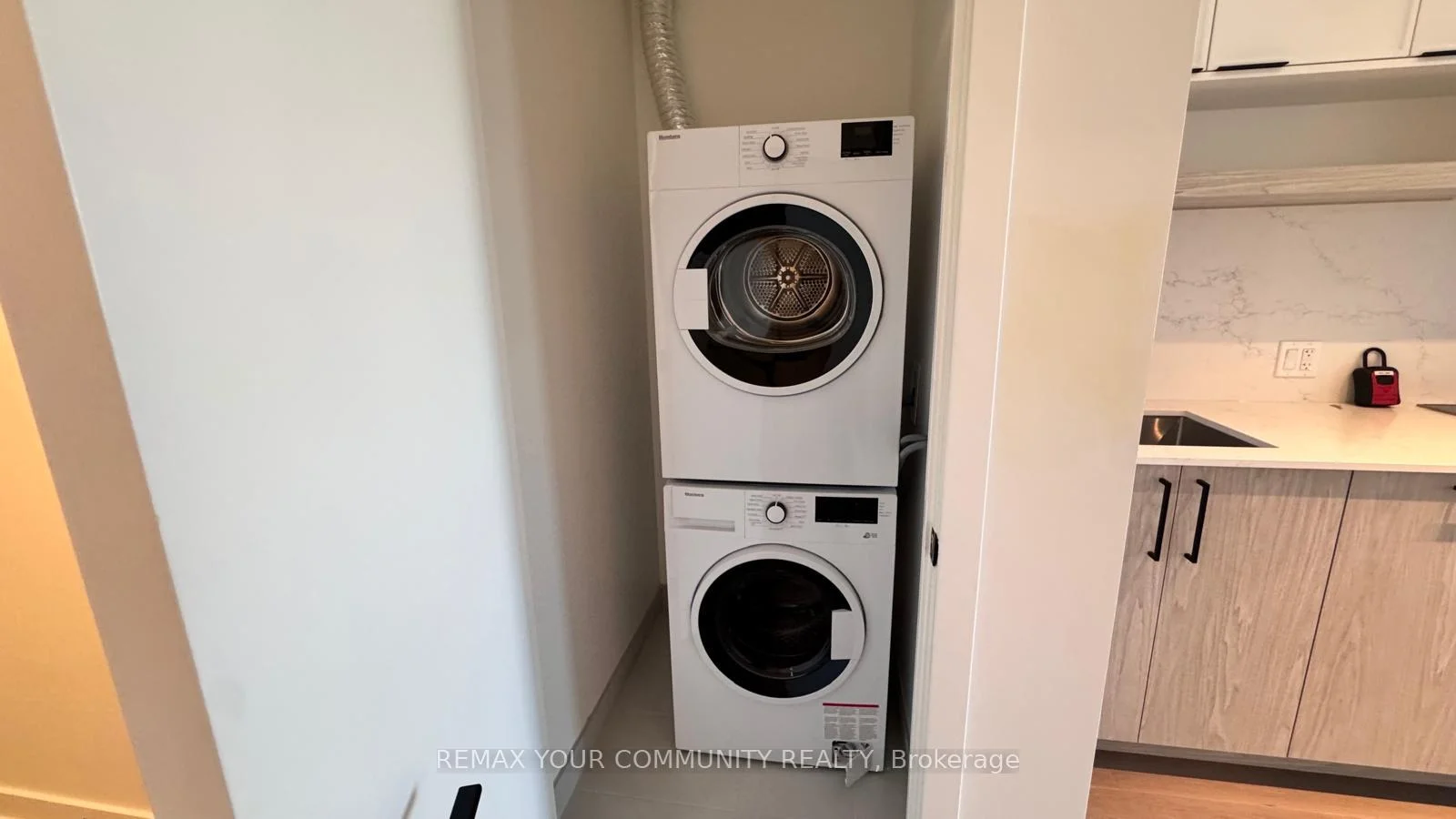 Photo 11 of Unit 1008, 91 Montclair Avenue, Toronto, Forest Hill South — HOMEH