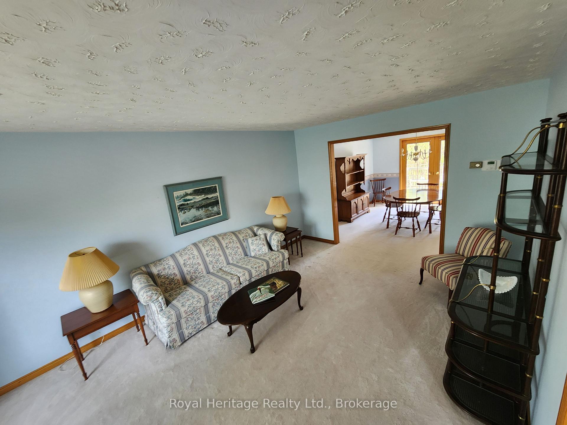Photo 5 of 1534 Scollard Crescent, Peterborough, Ashburnham Ward 4 — HOMEH