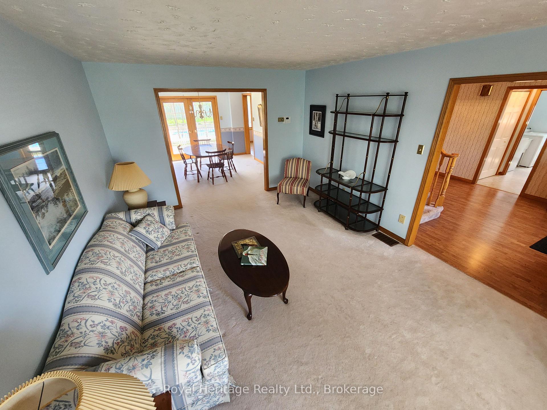 Photo 7 of 1534 Scollard Crescent, Peterborough, Ashburnham Ward 4 — HOMEH