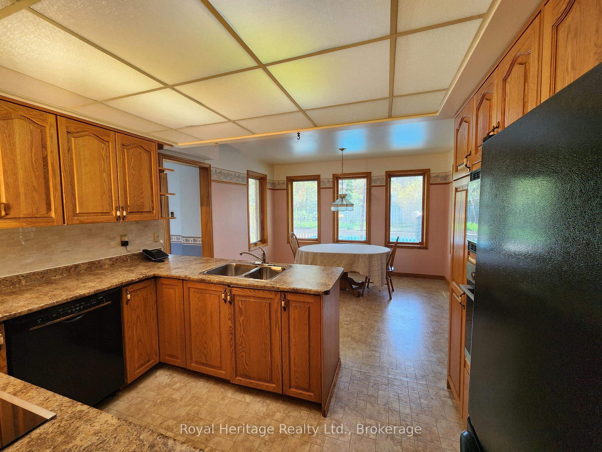 Photo 17 of 1534 Scollard Crescent, Peterborough, Ashburnham Ward 4 — HOMEH