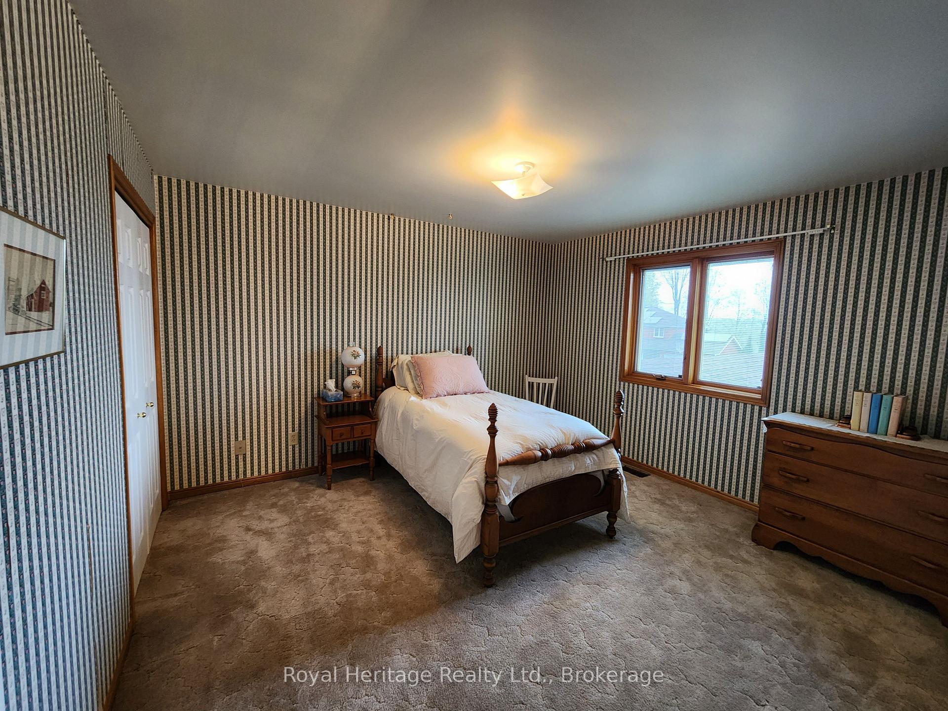 Photo 31 of 1534 Scollard Crescent, Peterborough, Ashburnham Ward 4 — HOMEH