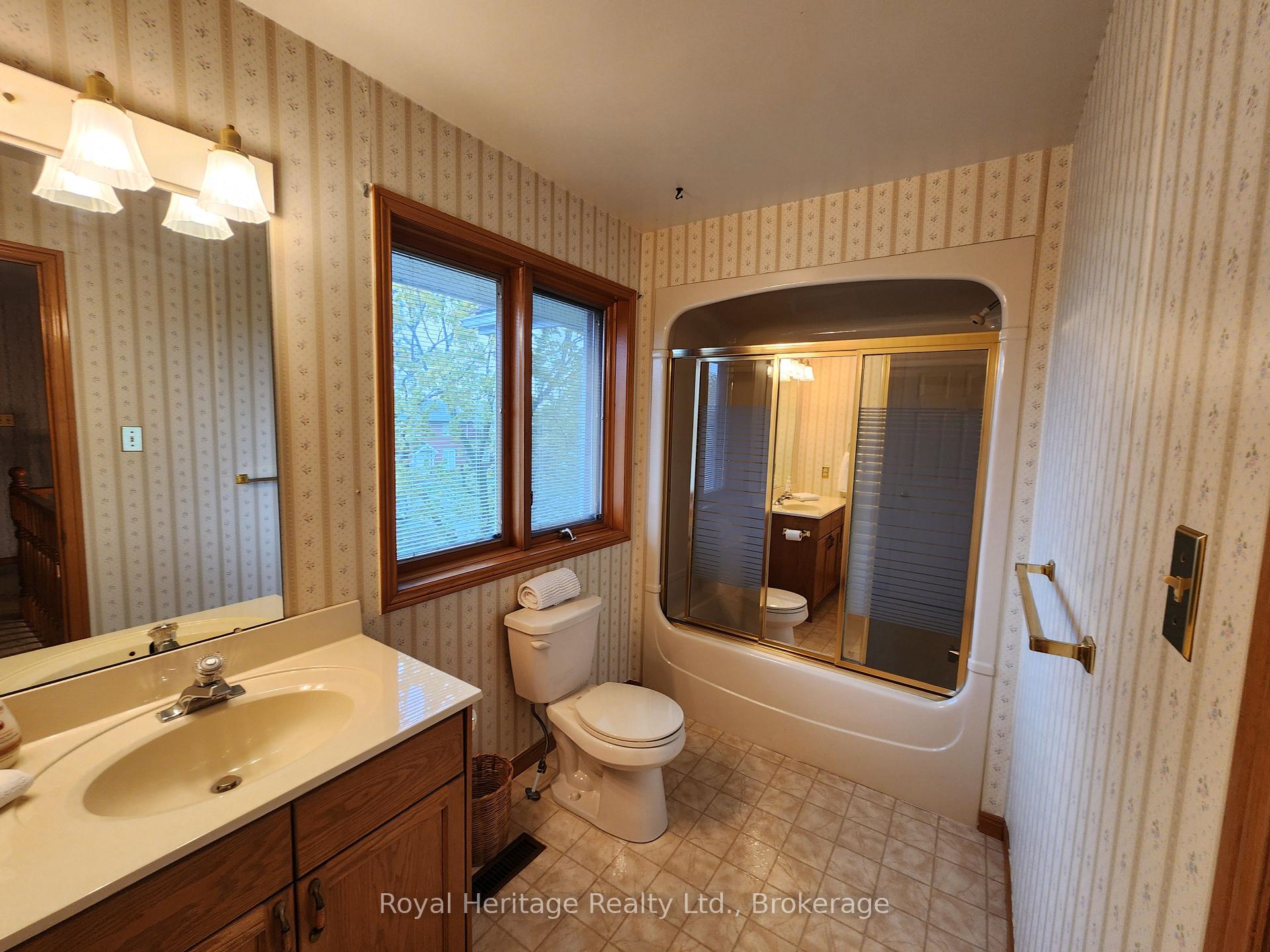 Photo 32 of 1534 Scollard Crescent, Peterborough, Ashburnham Ward 4 — HOMEH