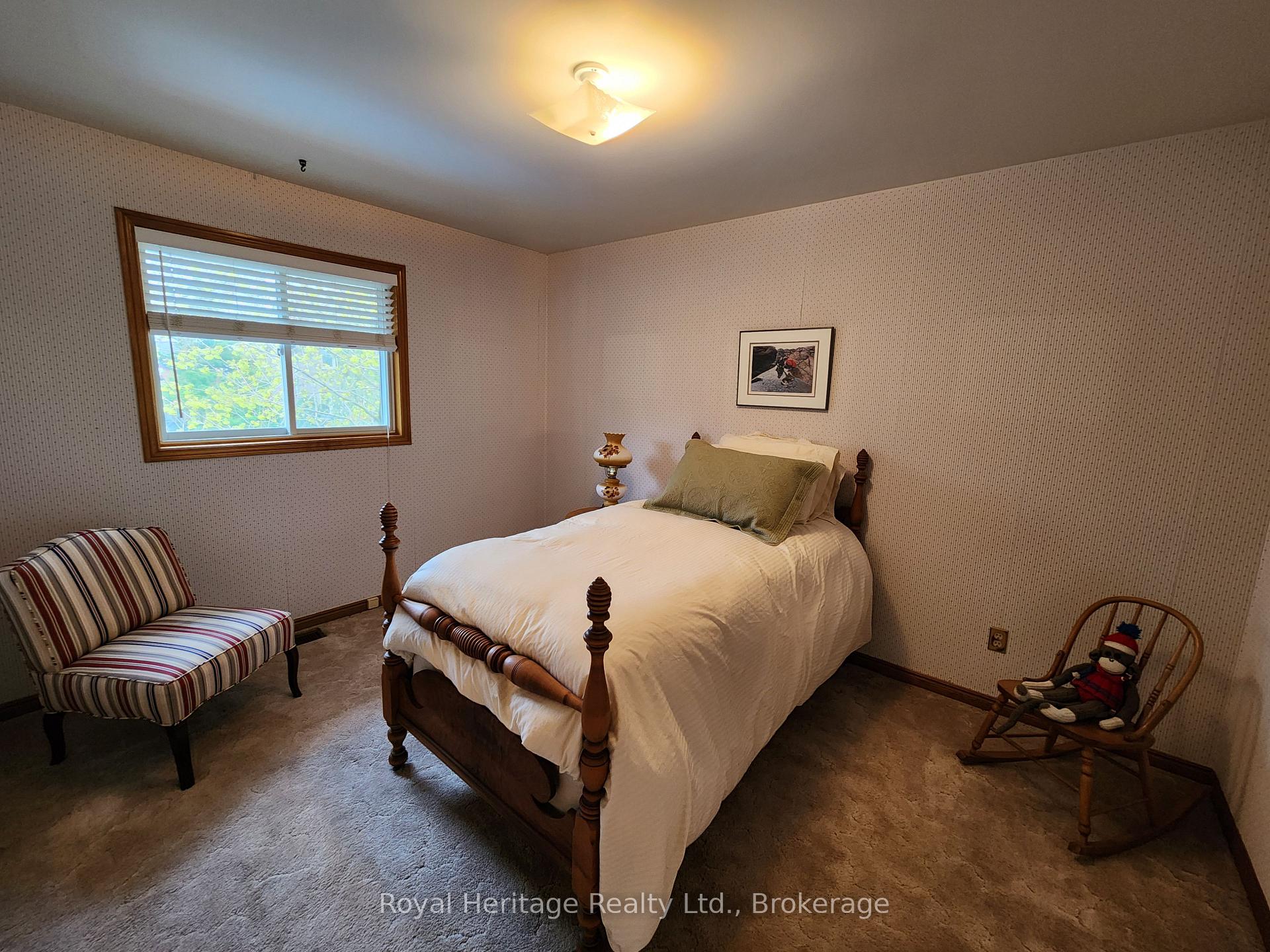 Photo 33 of 1534 Scollard Crescent, Peterborough, Ashburnham Ward 4 — HOMEH