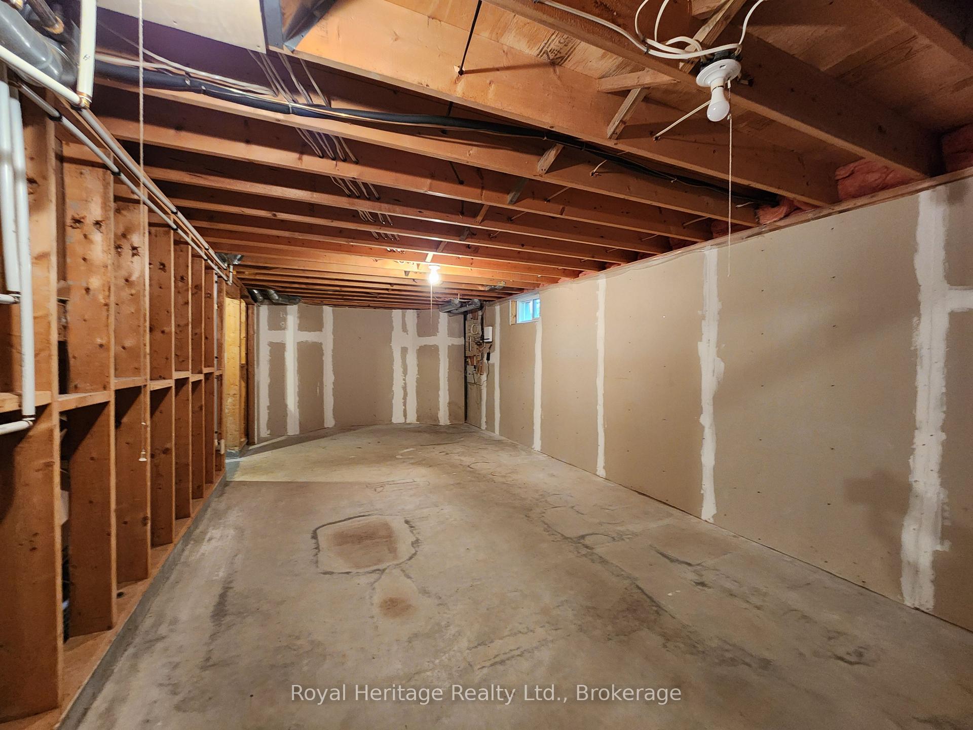Photo 44 of 1534 Scollard Crescent, Peterborough, Ashburnham Ward 4 — HOMEH