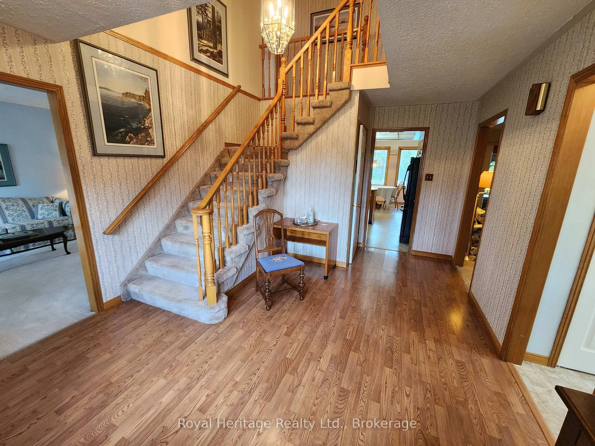 Photo 3 of 1534 Scollard Crescent, Peterborough, Ashburnham Ward 4 — HOMEH