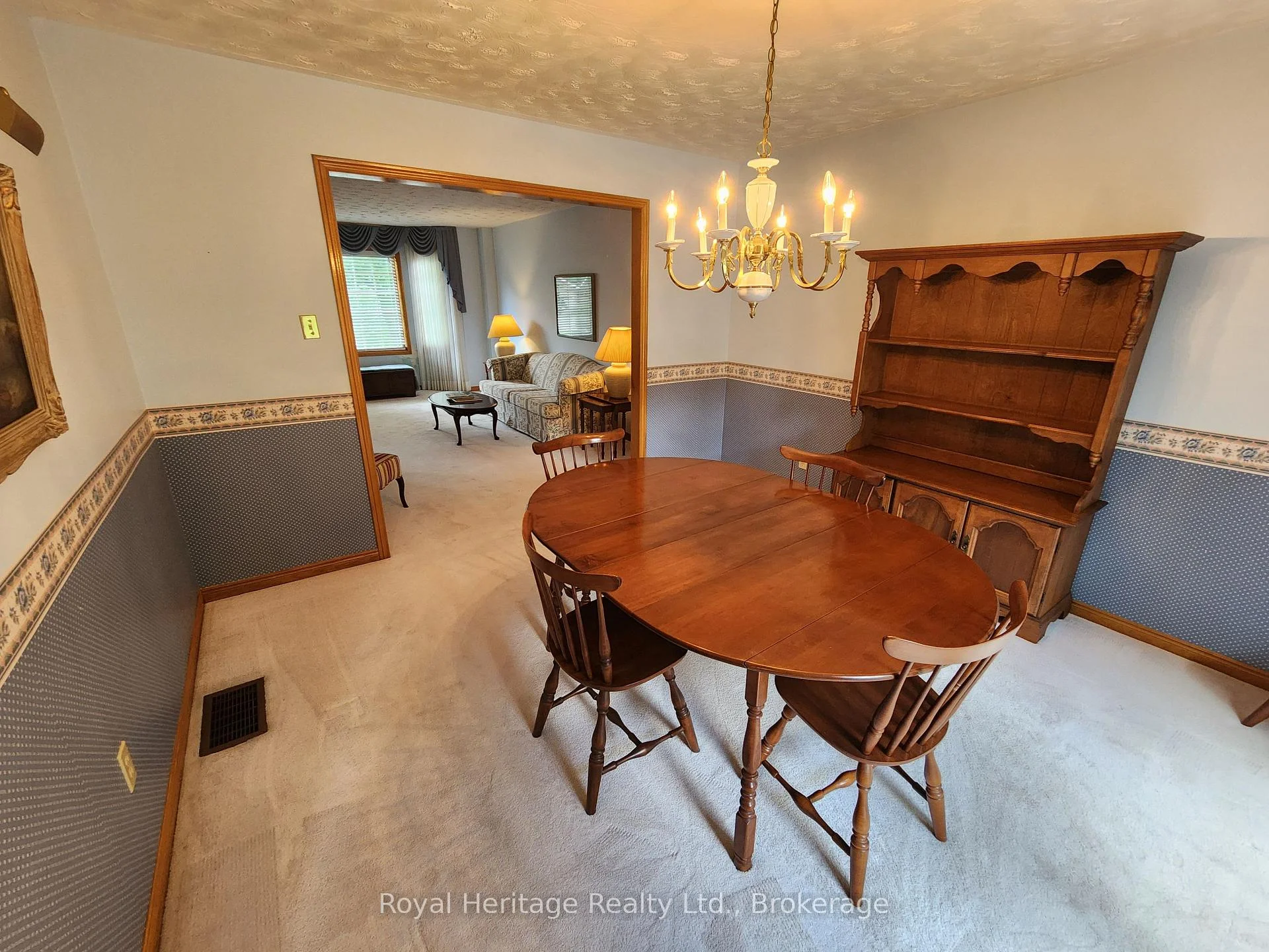 Photo 11 of 1534 Scollard Crescent, Peterborough, Ashburnham Ward 4 — HOMEH