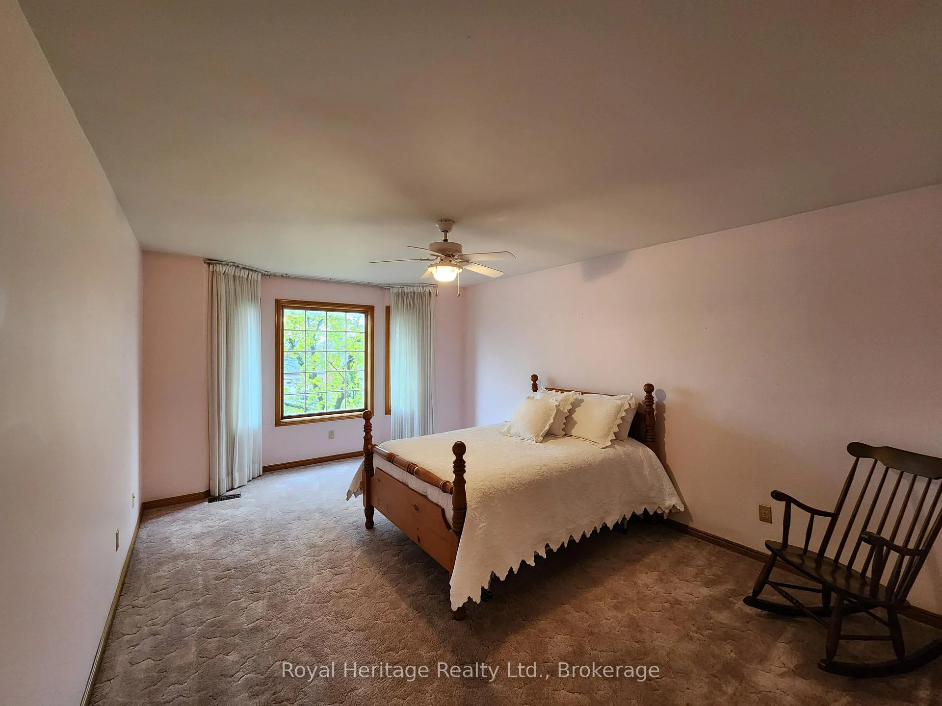 Photo 27 of 1534 Scollard Crescent, Peterborough, Ashburnham Ward 4 — HOMEH