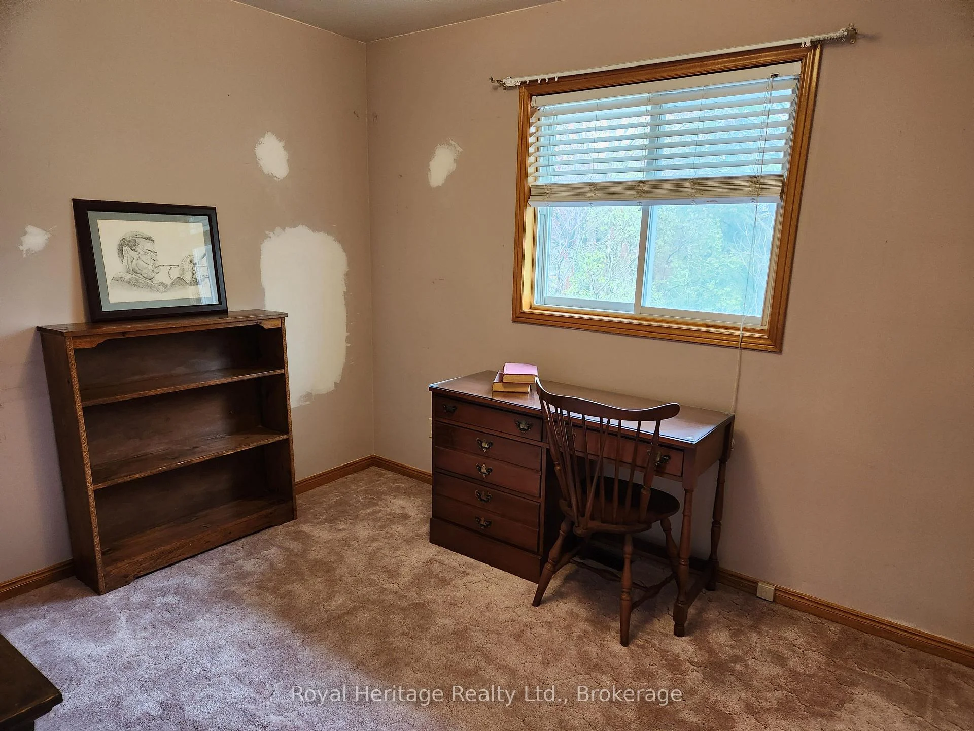 Photo 36 of 1534 Scollard Crescent, Peterborough, Ashburnham Ward 4 — HOMEH