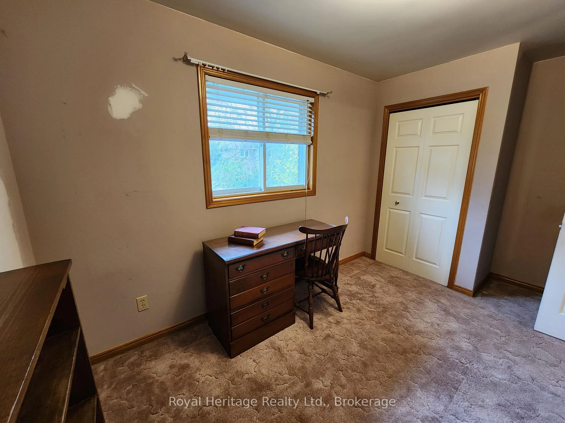 Photo 39 of 1534 Scollard Crescent, Peterborough, Ashburnham Ward 4 — HOMEH