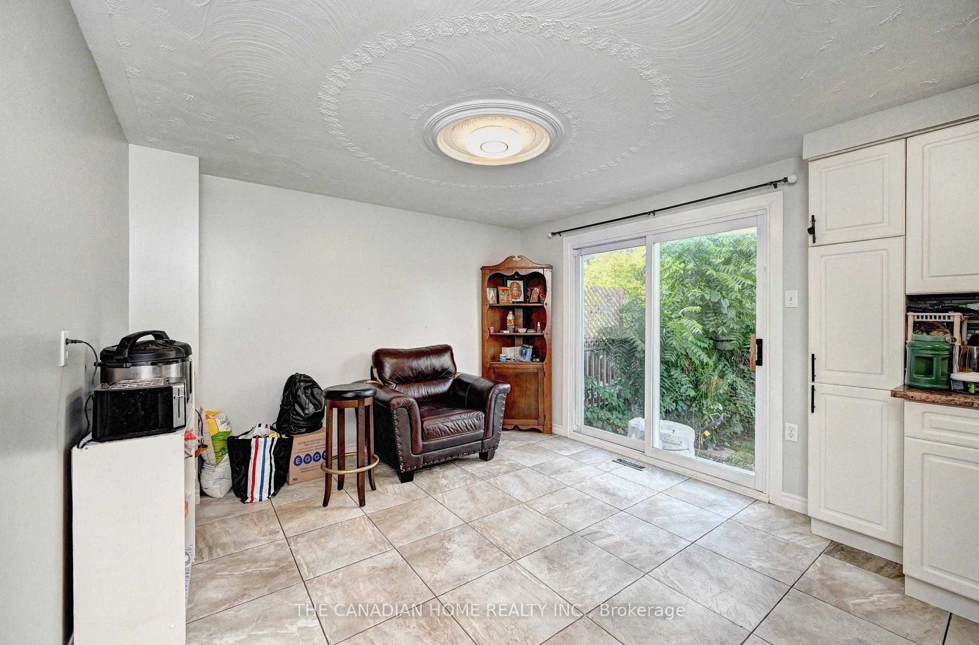 Photo 2 of 489 Strasburg Road, Kitchener, Alpine — HOMEH