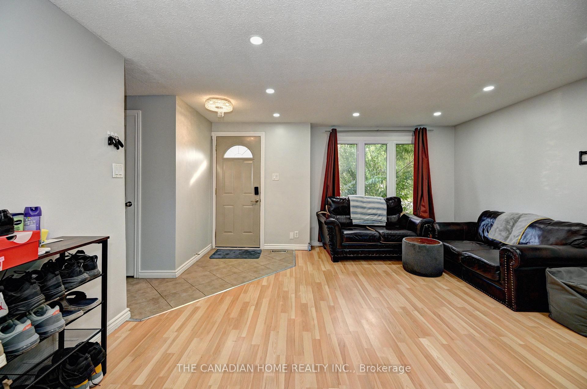 Photo 3 of 489 Strasburg Road, Kitchener, Alpine — HOMEH