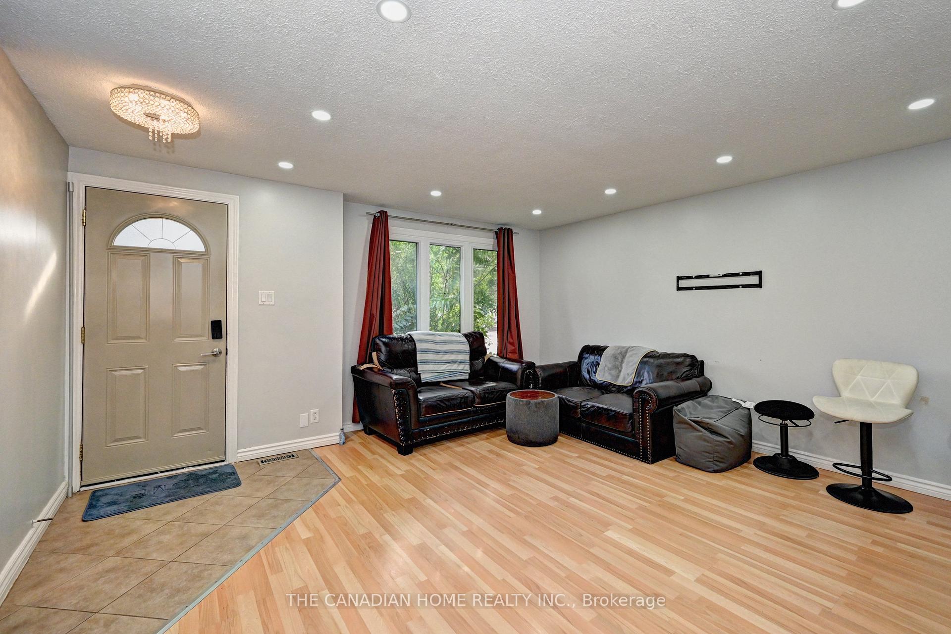 Photo 4 of 489 Strasburg Road, Kitchener, Alpine — HOMEH