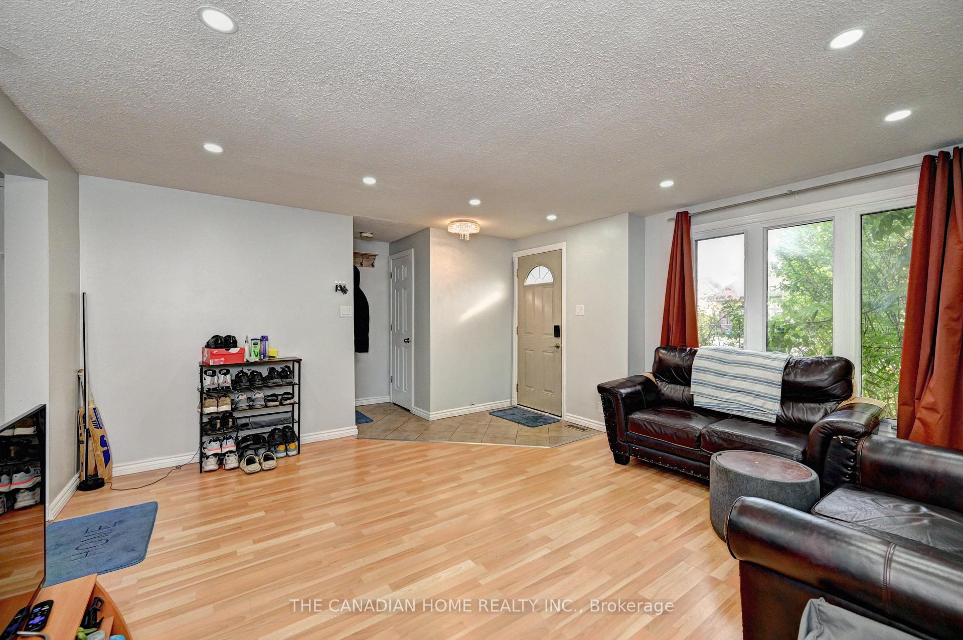 Photo 5 of 489 Strasburg Road, Kitchener, Alpine — HOMEH
