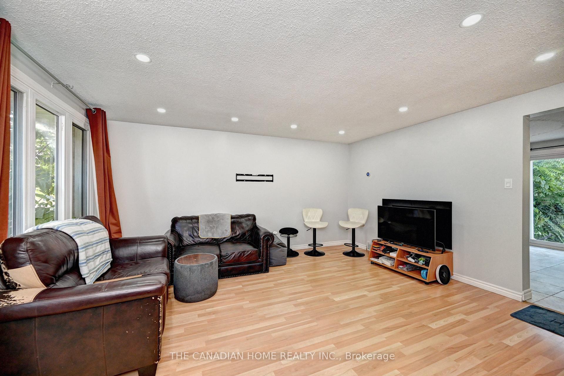 Photo 6 of 489 Strasburg Road, Kitchener, Alpine — HOMEH