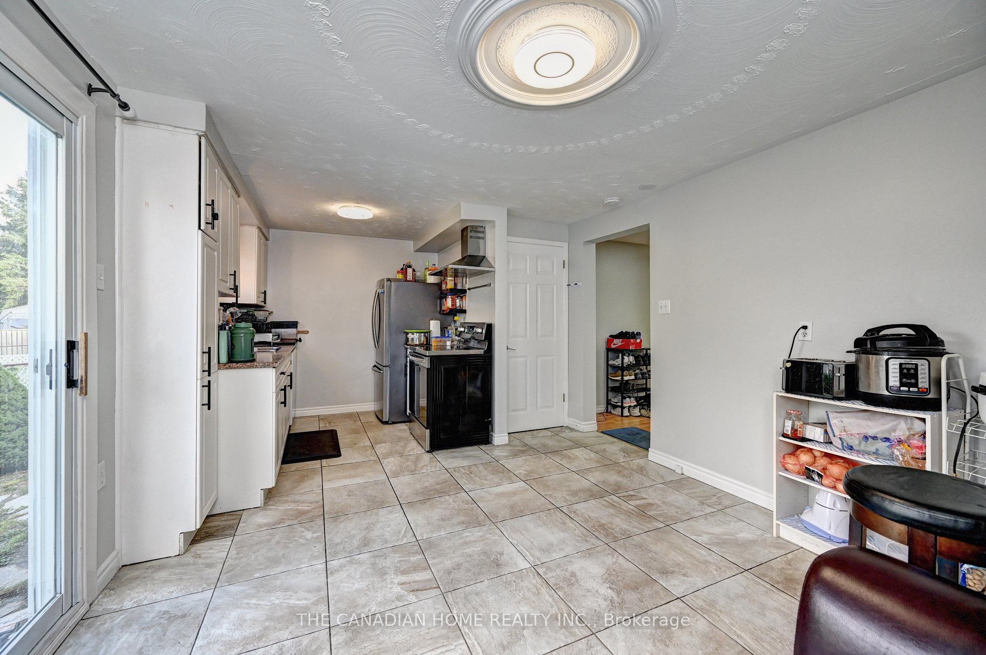 Photo 8 of 489 Strasburg Road, Kitchener, Alpine — HOMEH