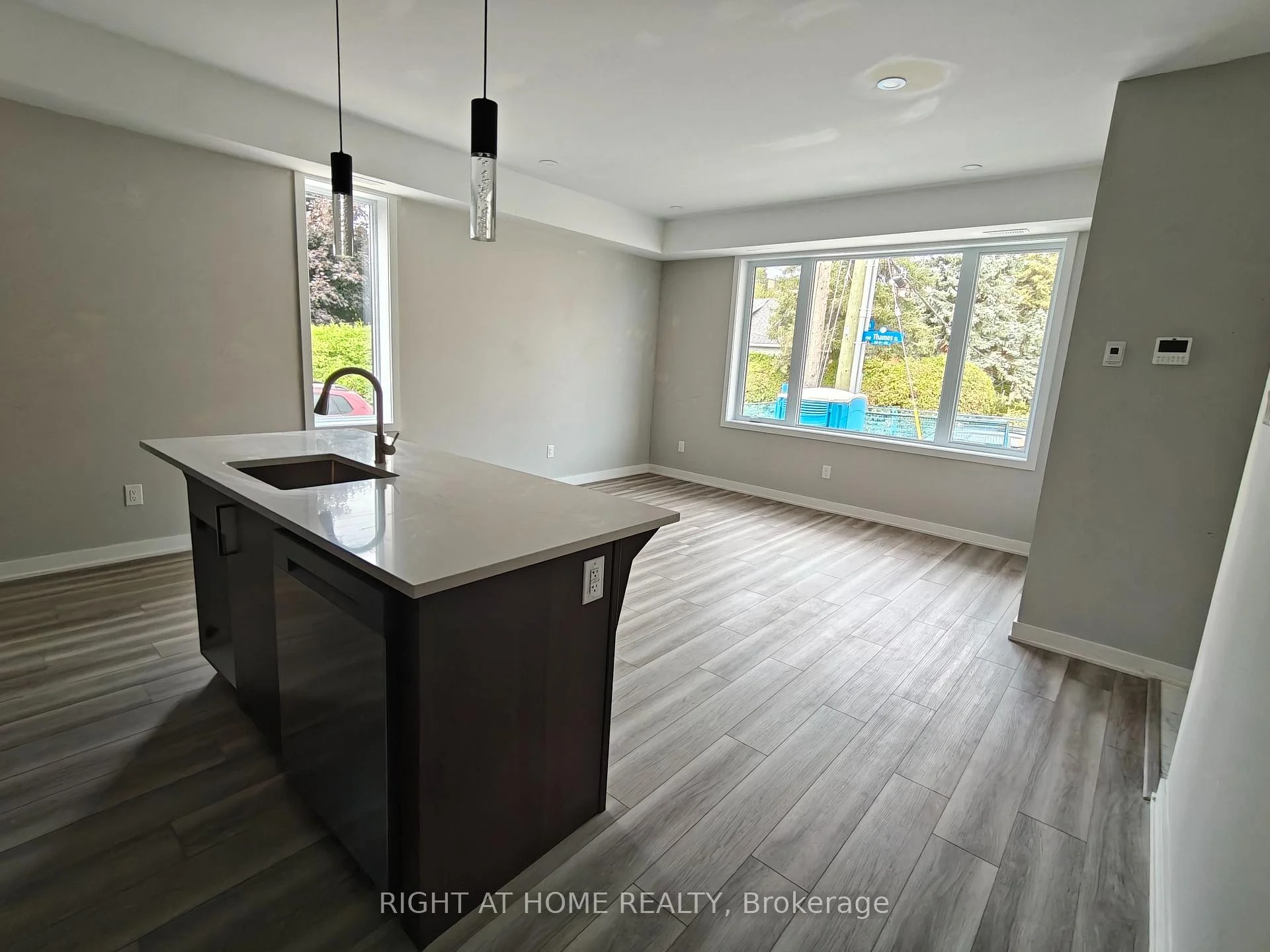 Photo 13 of 1334 Thames Street, Ottawa, Carlington — HOMEH
