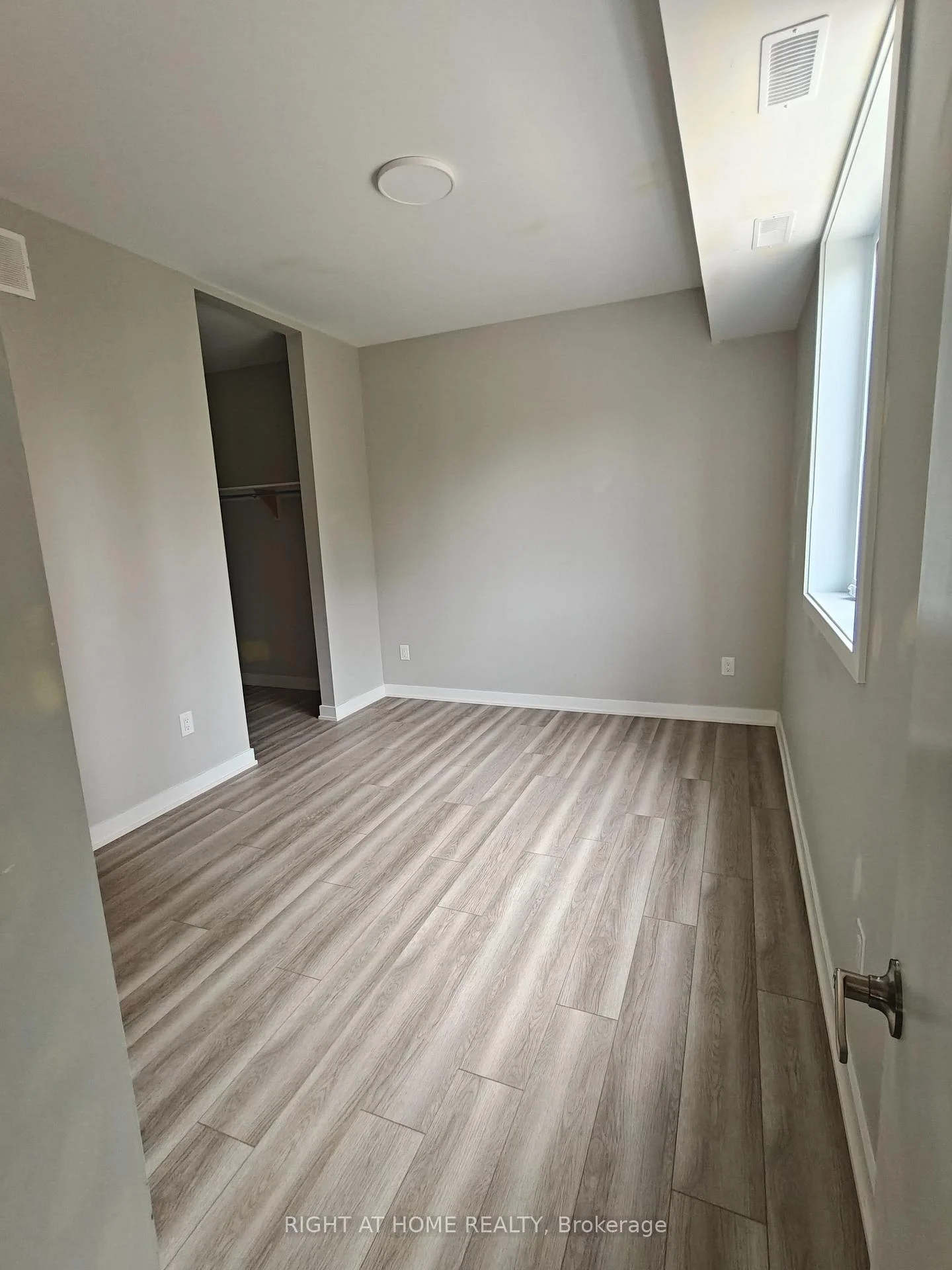 Photo 14 of 1334 Thames Street, Ottawa, Carlington — HOMEH