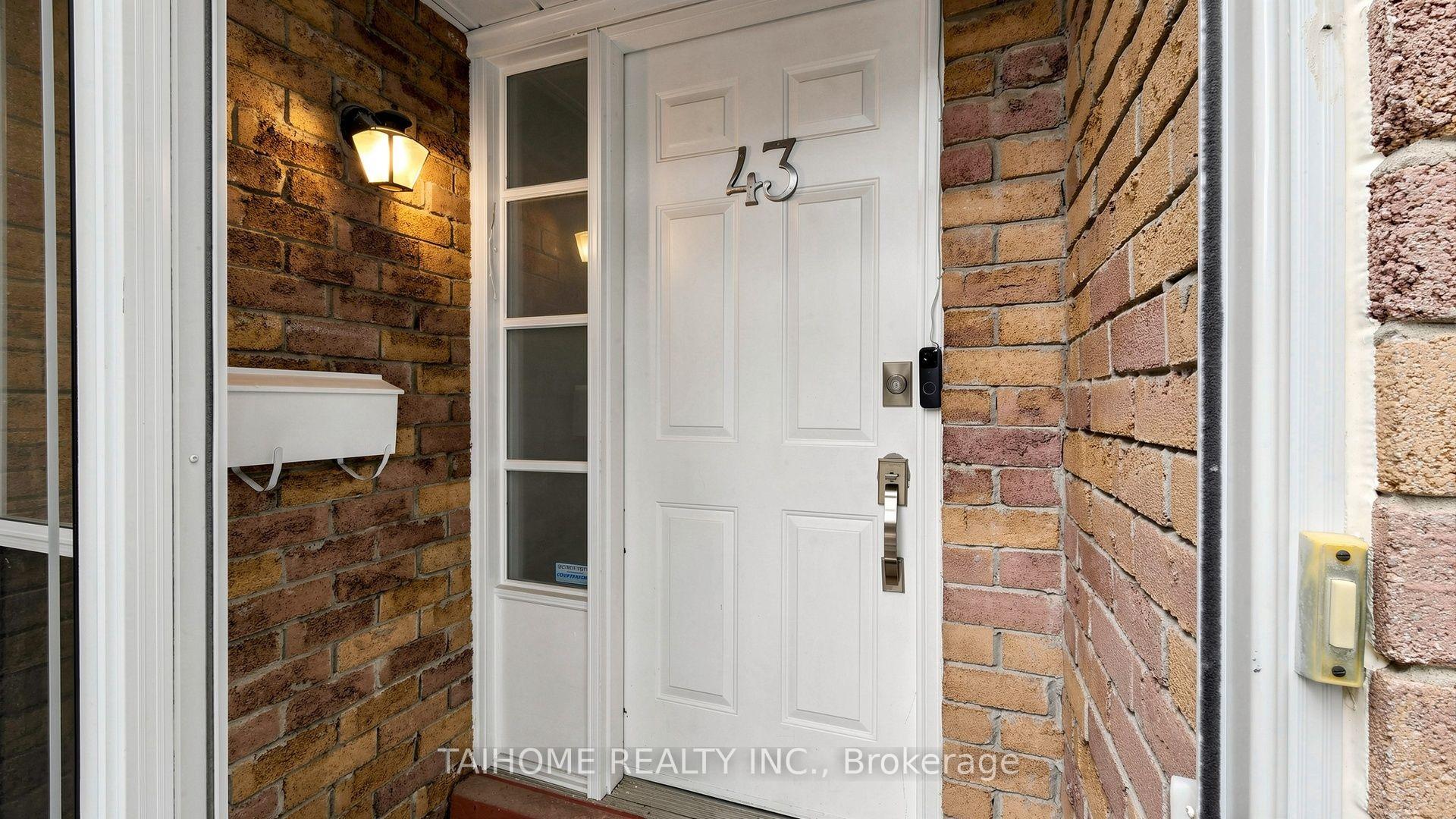 Photo 3 of 43 Karen Street, Vaughan, Crestwood-Springfarm-Yorkhill — HOMEH